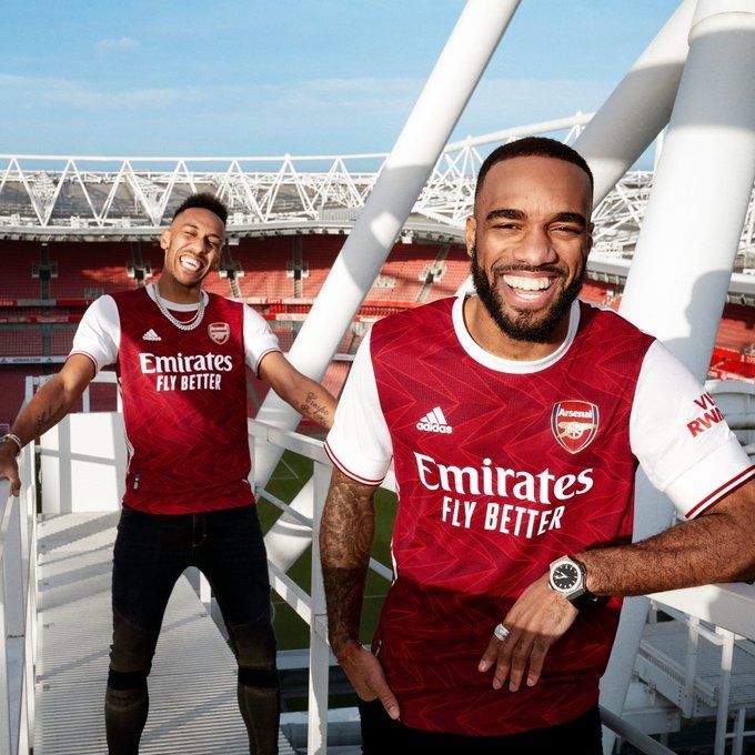 아스널 홈 유니폼