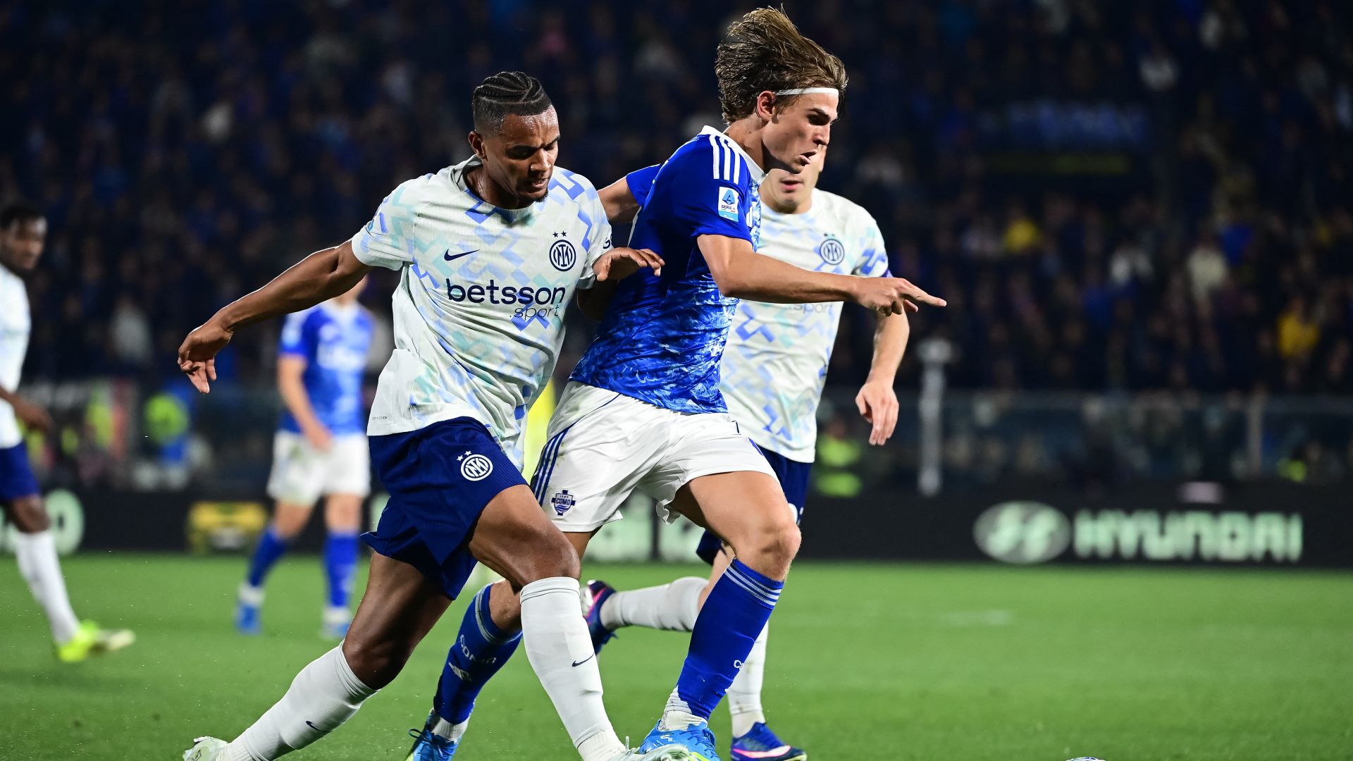 Inter Como Akanji Nico Paz