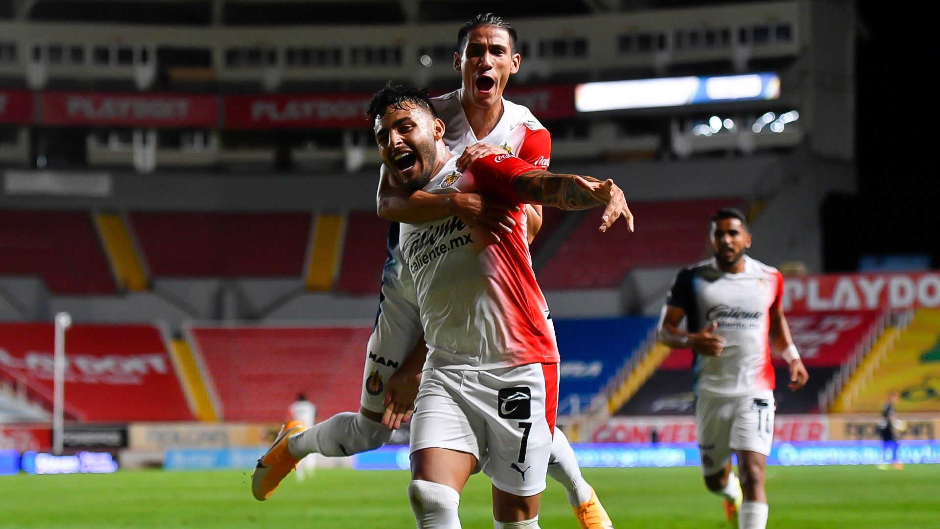 Alexis Vega Uriel Antuna Chivas