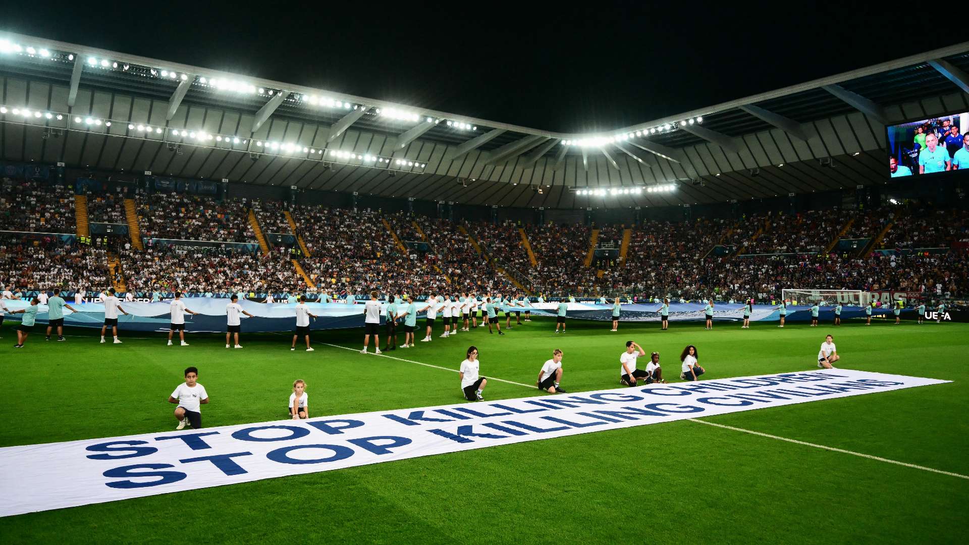 Striscione PSG Tottenham