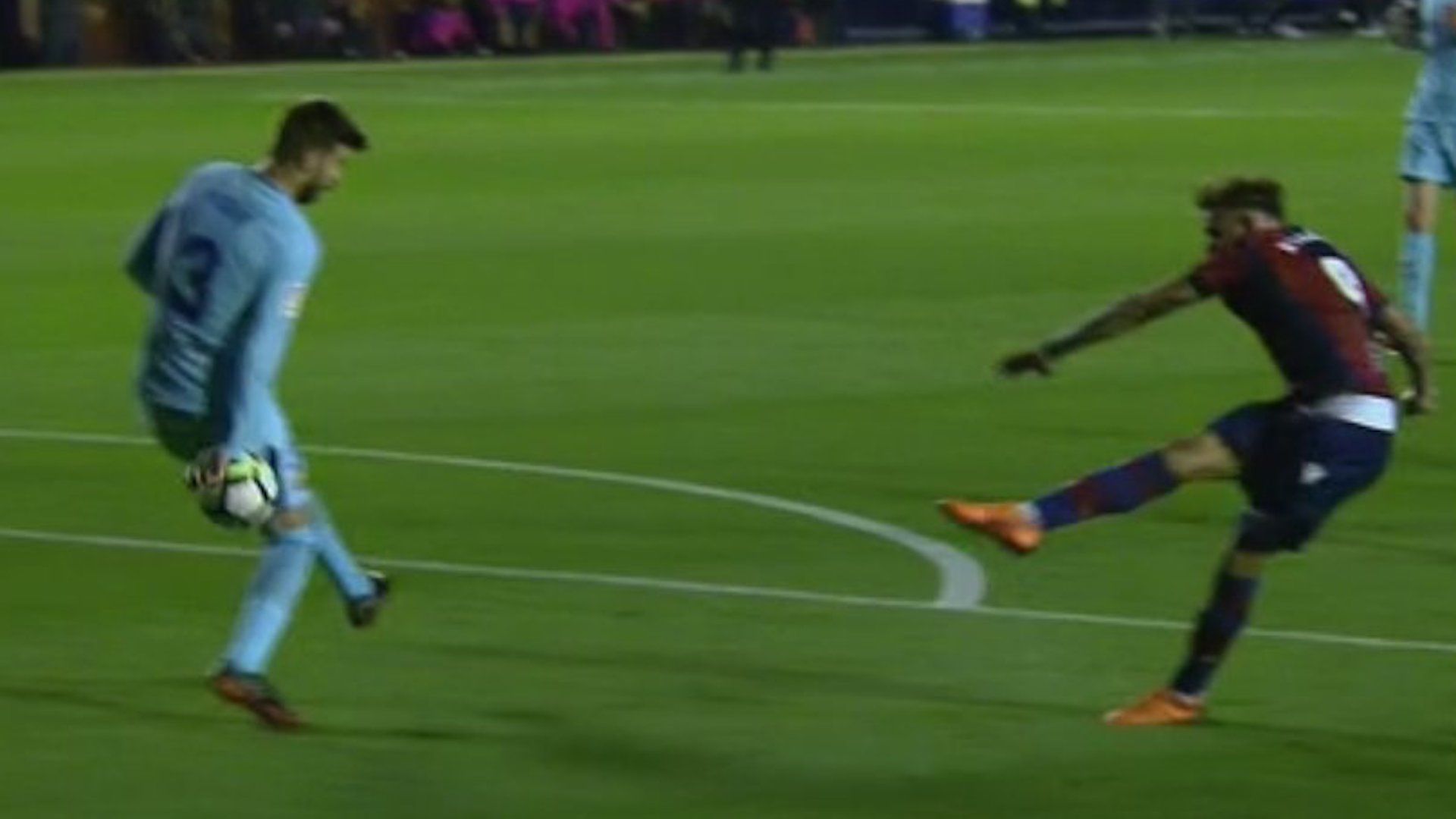 Mano de Pique ante Roger