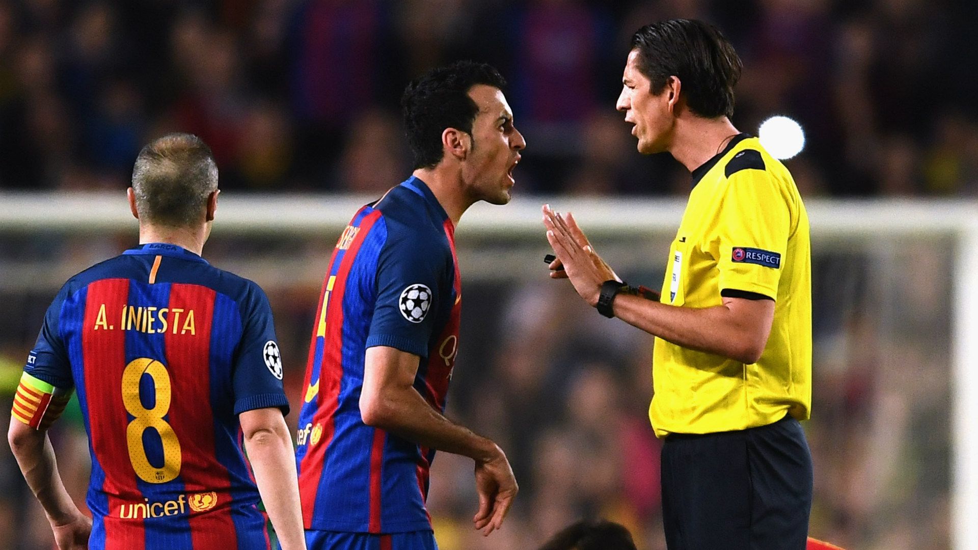 Sergio Busquets Andres Iniesta Barcelona PSG UEFA Champions League 08032016