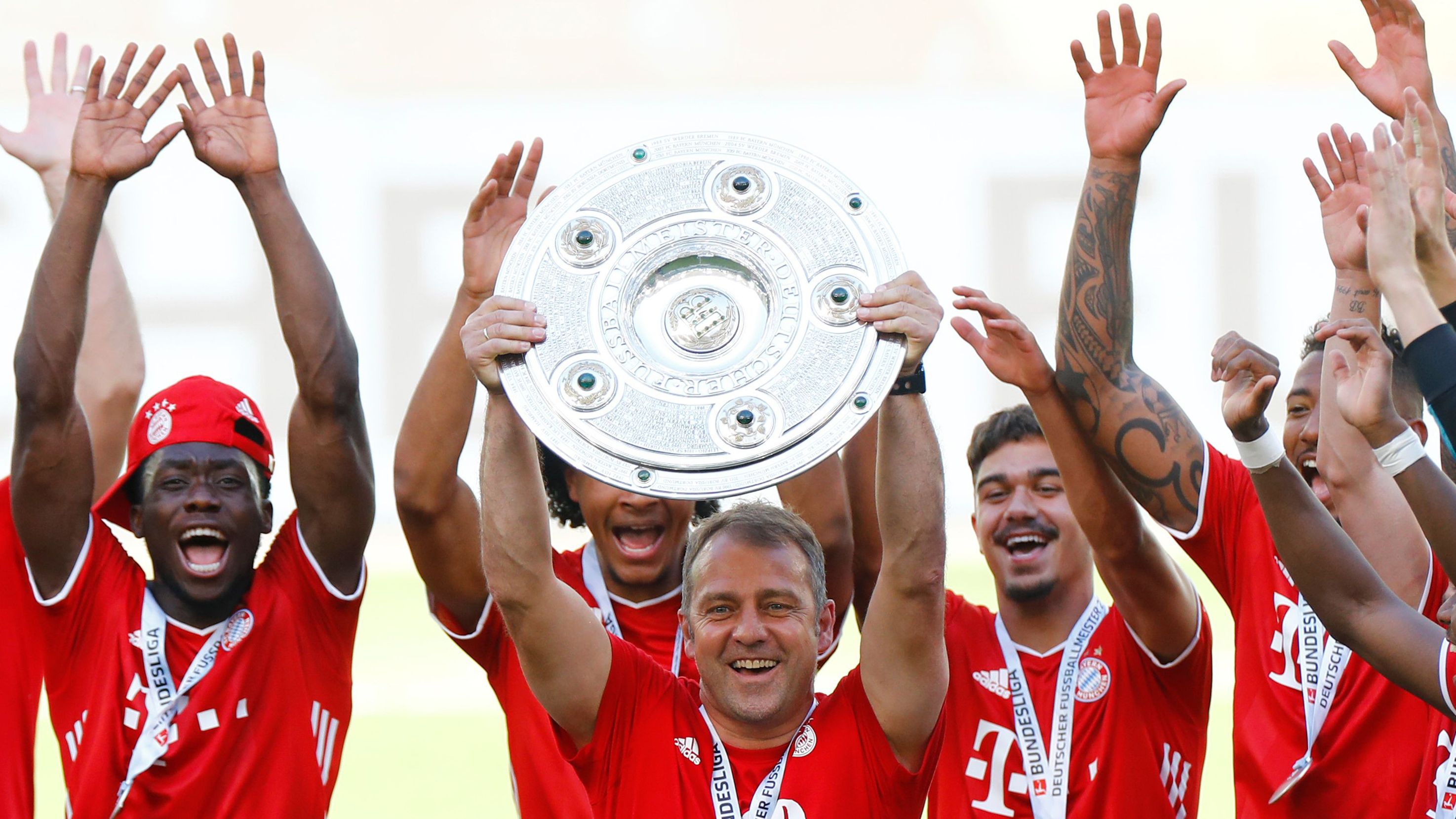 FC Bayern München Meisterschale Hansi Flick