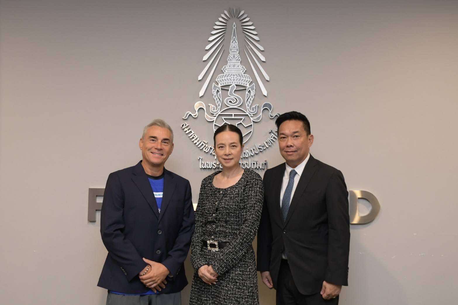 นวลพรรณ ล่ำซำ