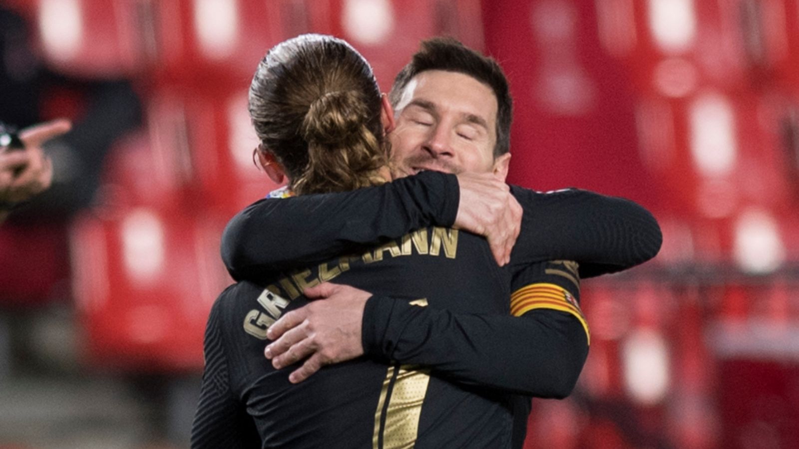 antoine griezmann leo messi granada barcelona