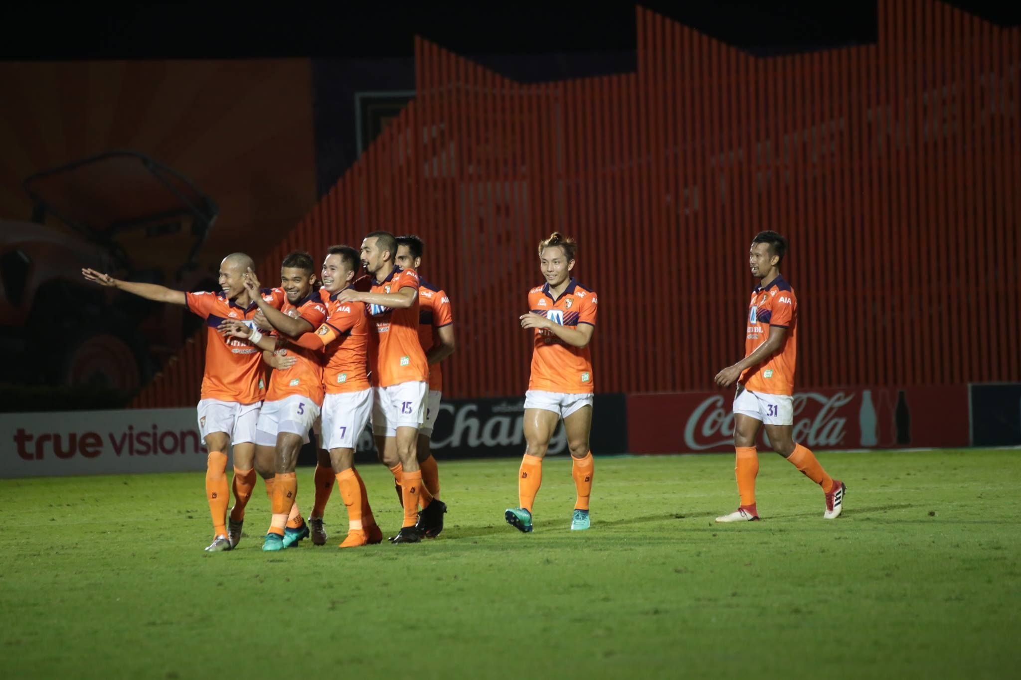 ประทุม ชูทอง