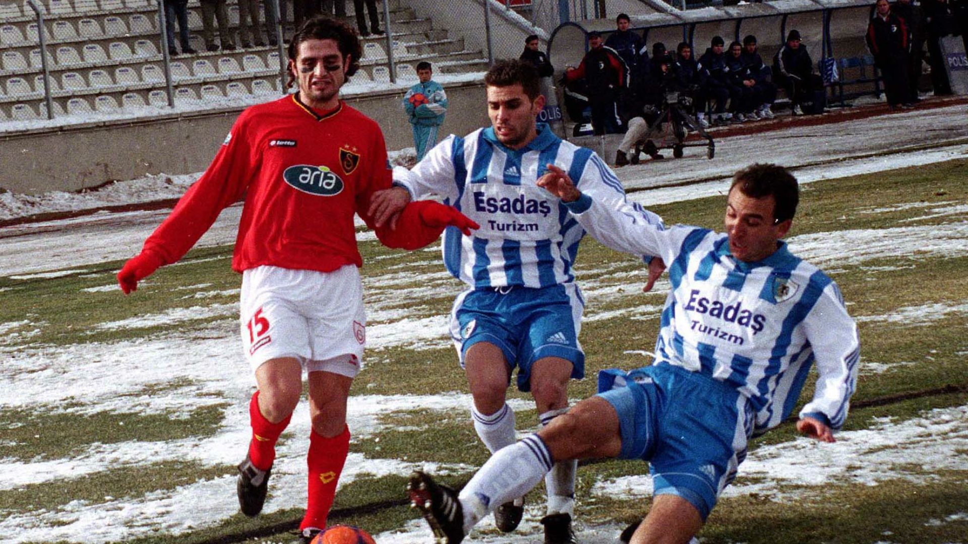 Erzurumspor v Galatasaray 11272001