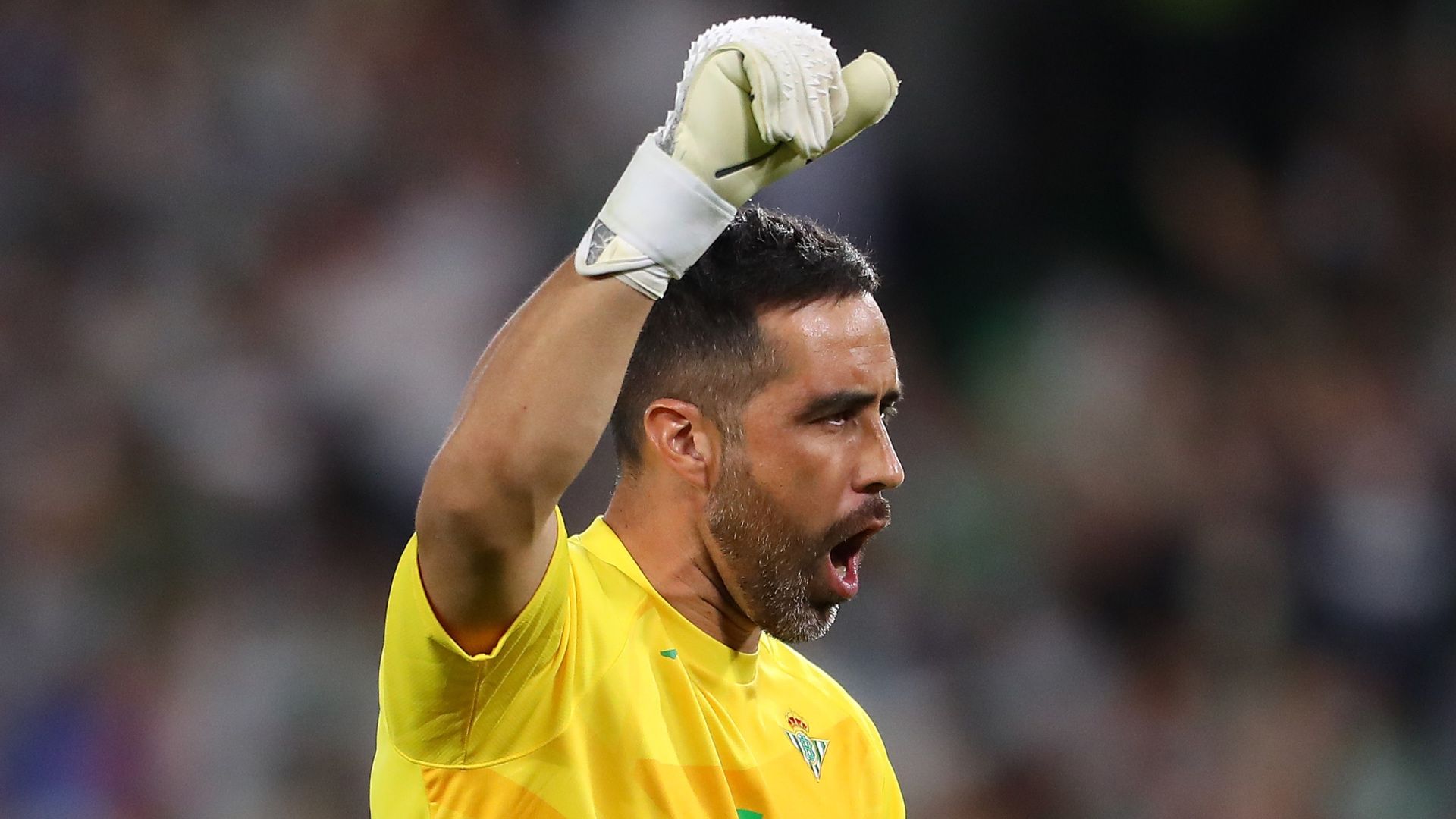 211021 Claudio Bravo Betis Bayer Leverkusen