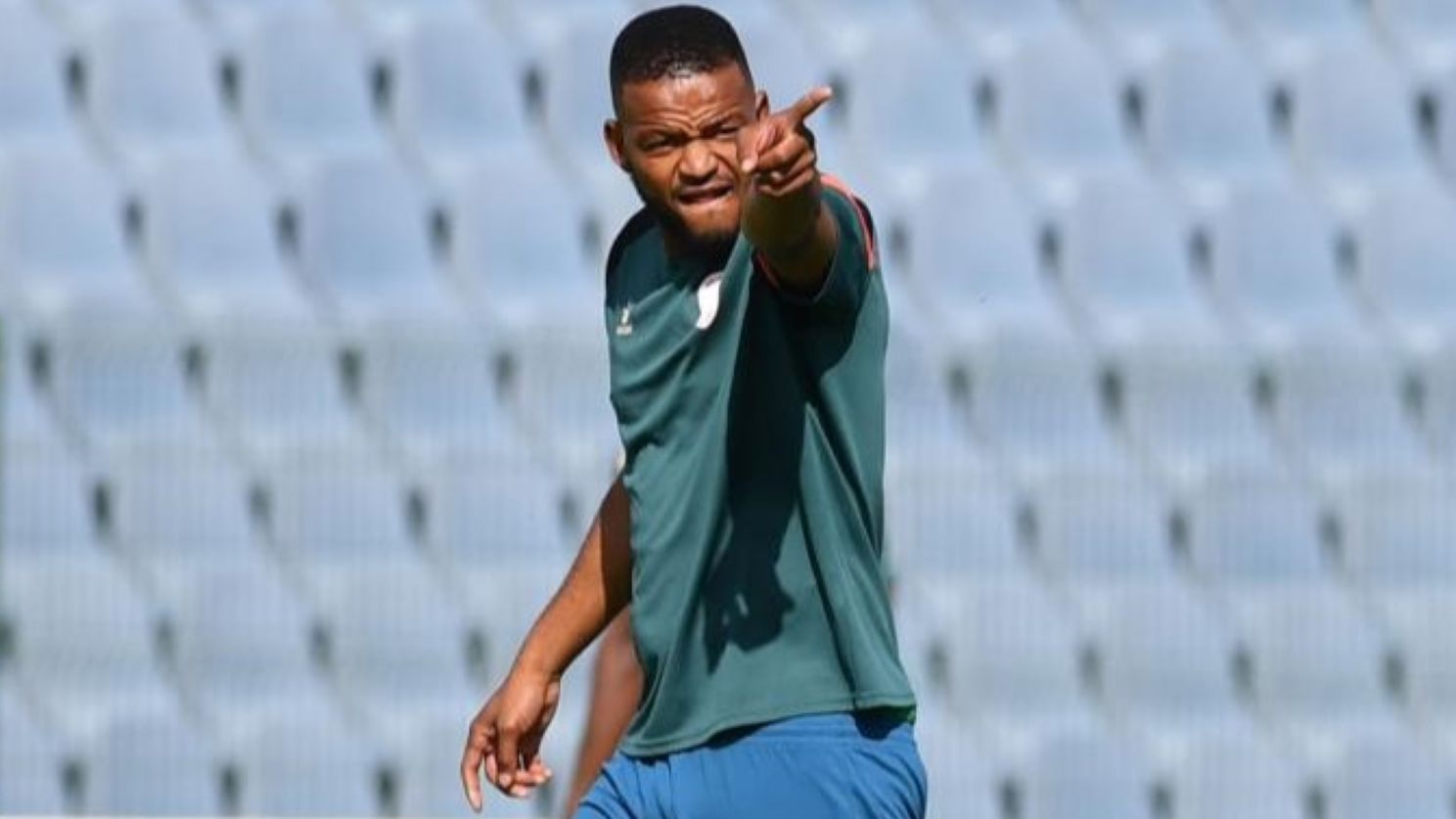Confused Orlando Pirates welcome Sipho Mbule with his beers! We forgive you for Abdeslam Ouaddou's appointment but without Monnapule Saleng, Bucs are minus two players' - Fans | Goal.com South Africa