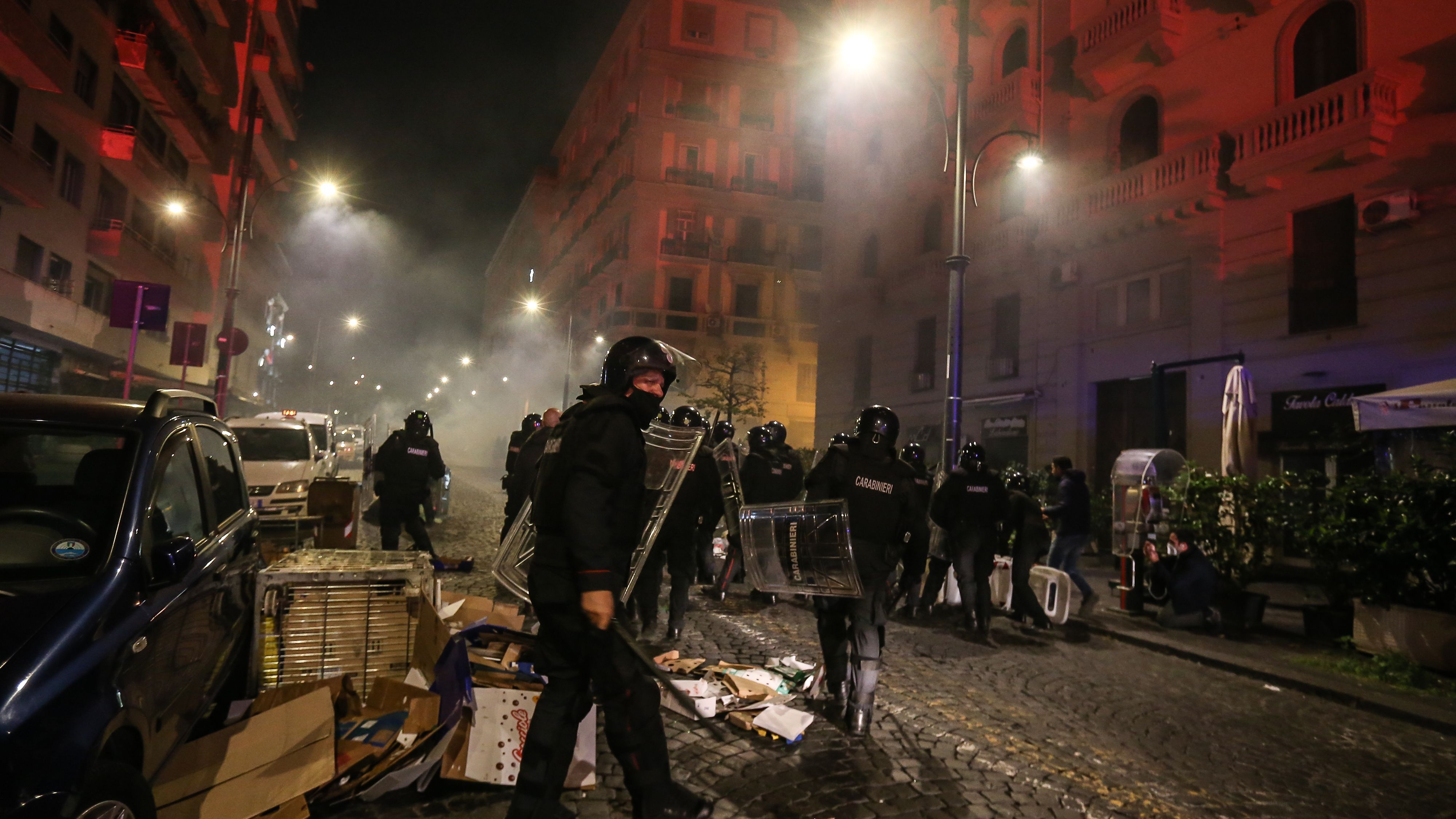 Napoli scontri