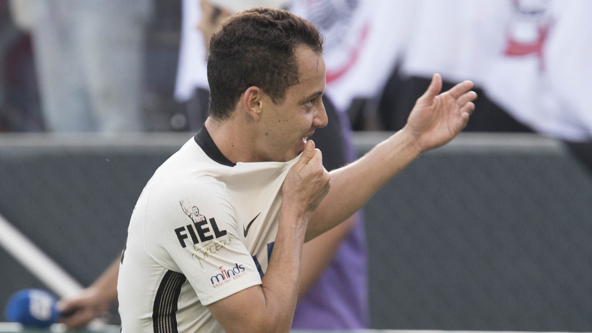Rodriguinho Corinthians Botafogo-SP Paulista 09042017
