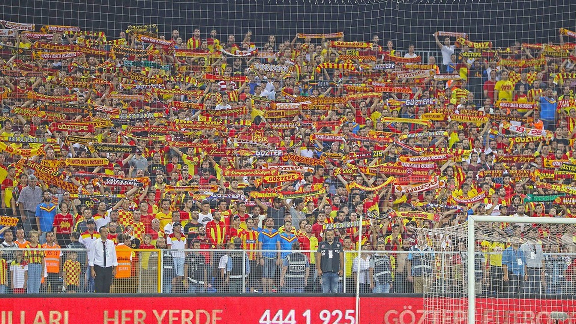 Goztepe fans