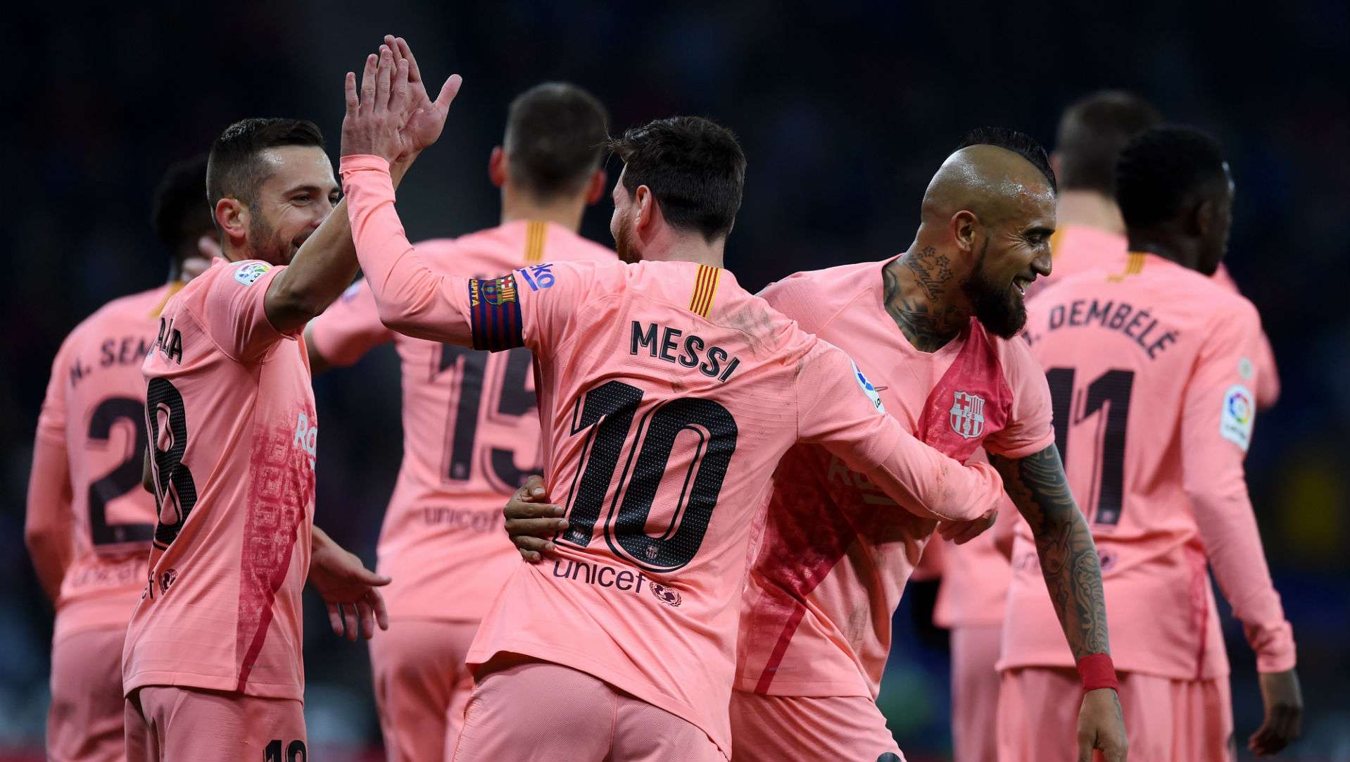 081218 Lionel Messi Arturo Vidal Barcelona Espanyol Jordi Alba