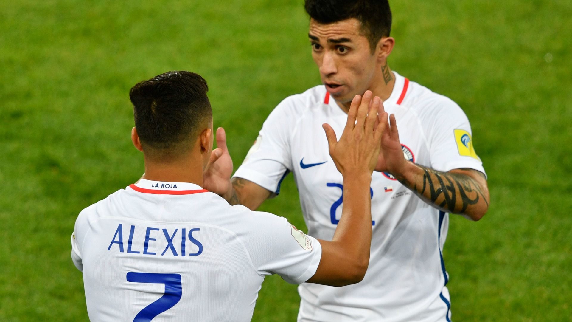 Alexis Sánchez Edson Puch 180617 Chile Cameroon