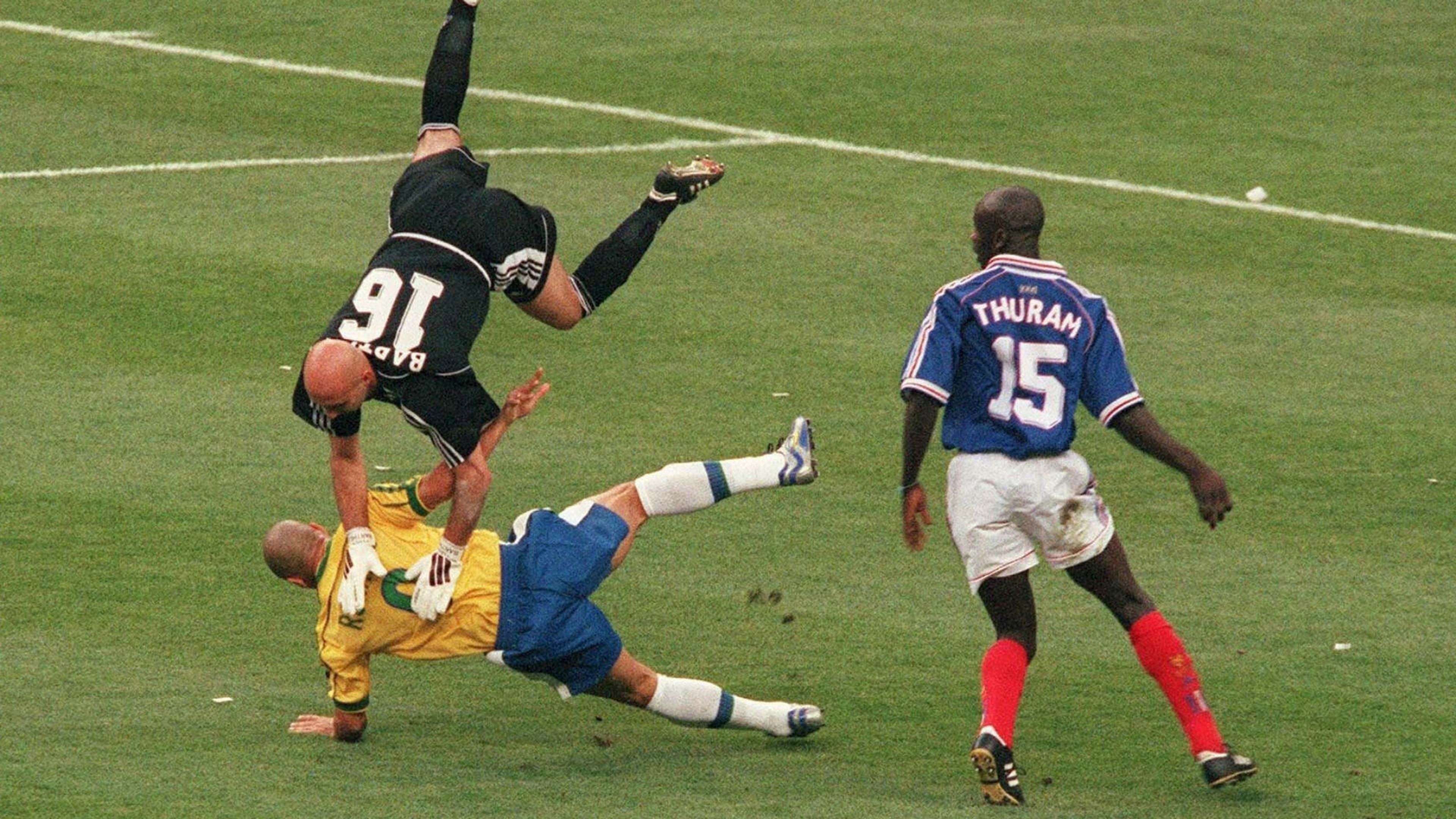 Fabien Barthez Ronaldo France Brazil World Cup 1998