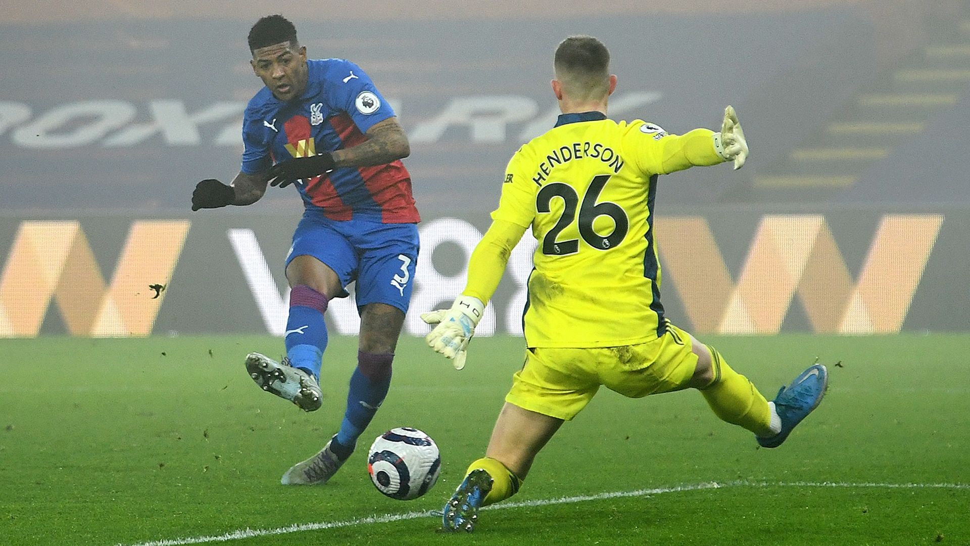 Patrick van Aanholt Crystal Palace Dean Henderson Man Utd 2020-21