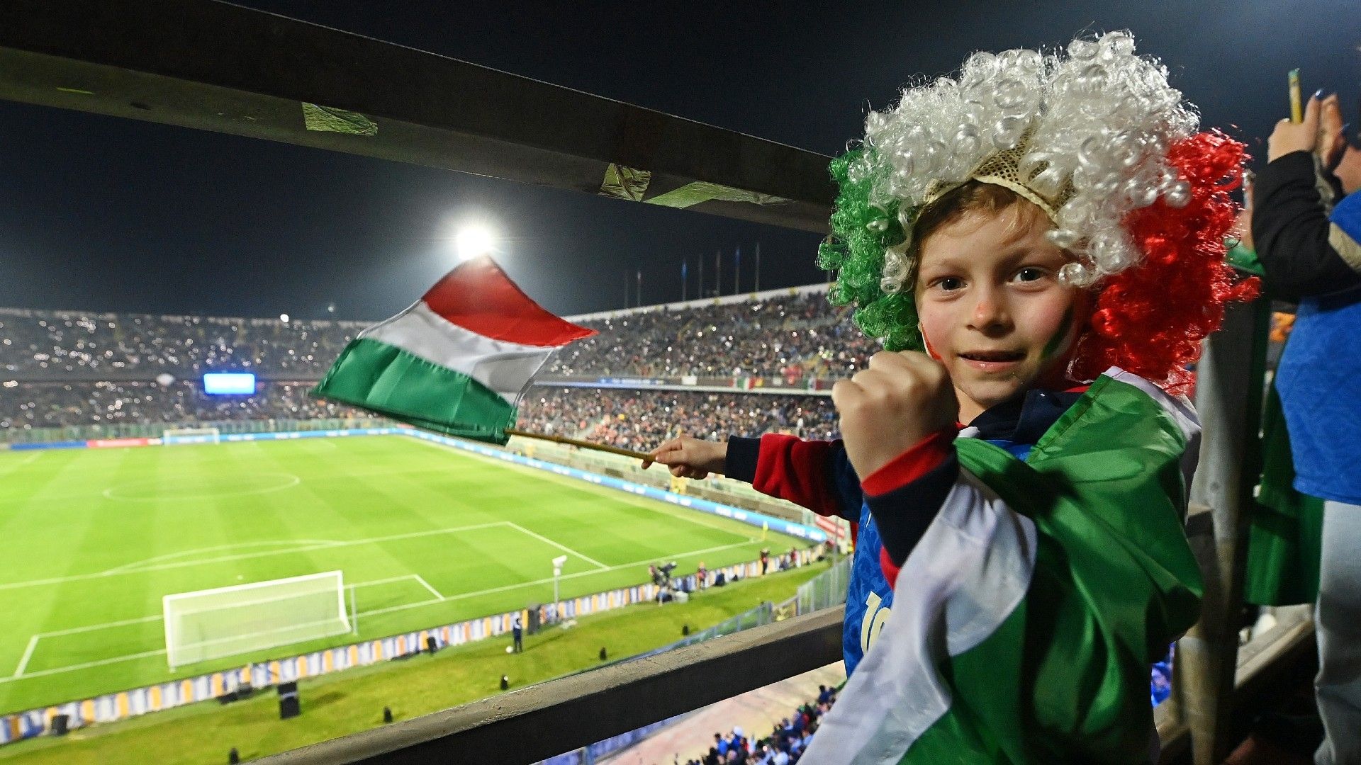 20220413-italyfan-child