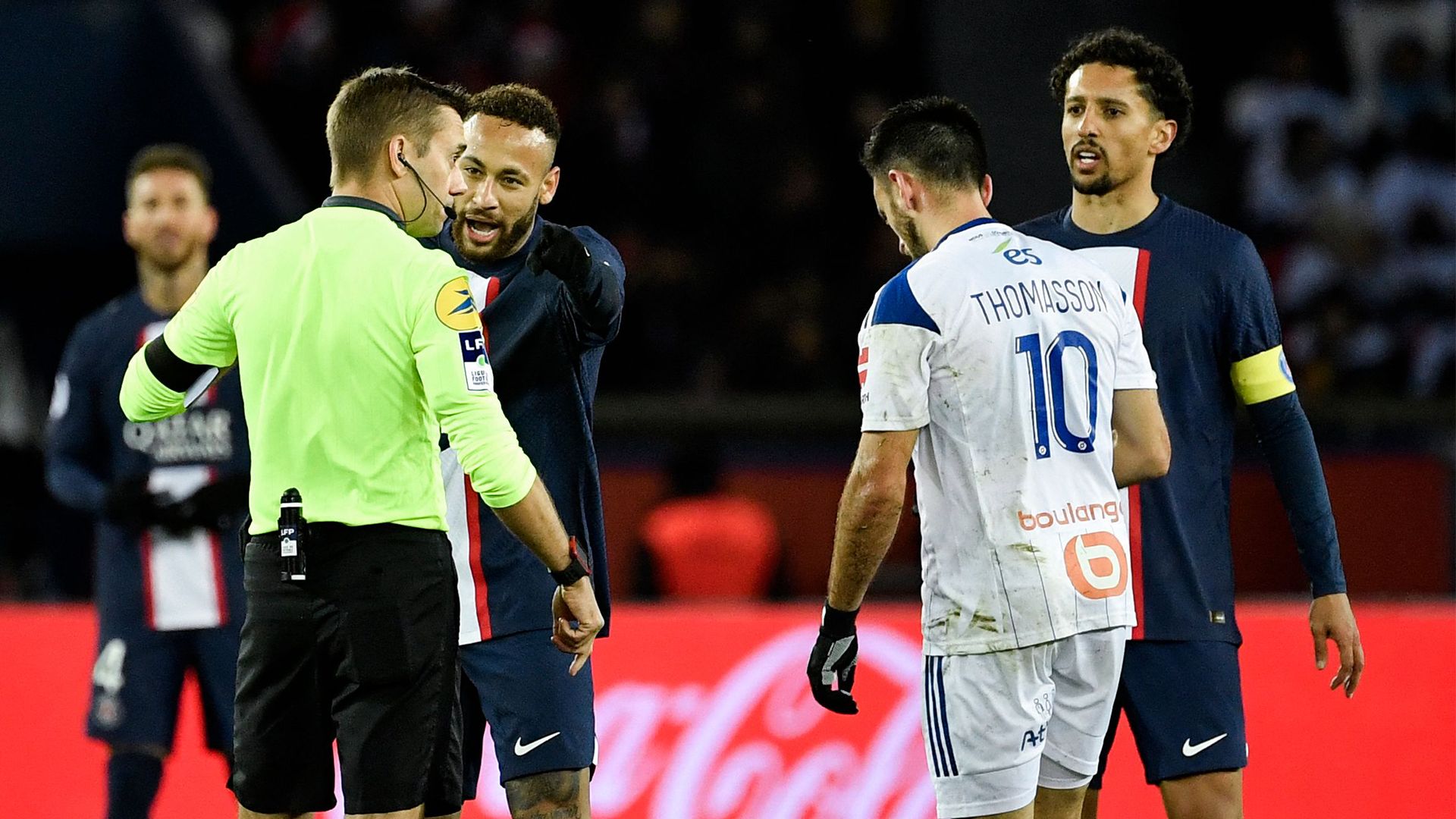 Neymar PSG Strasbourg yellow