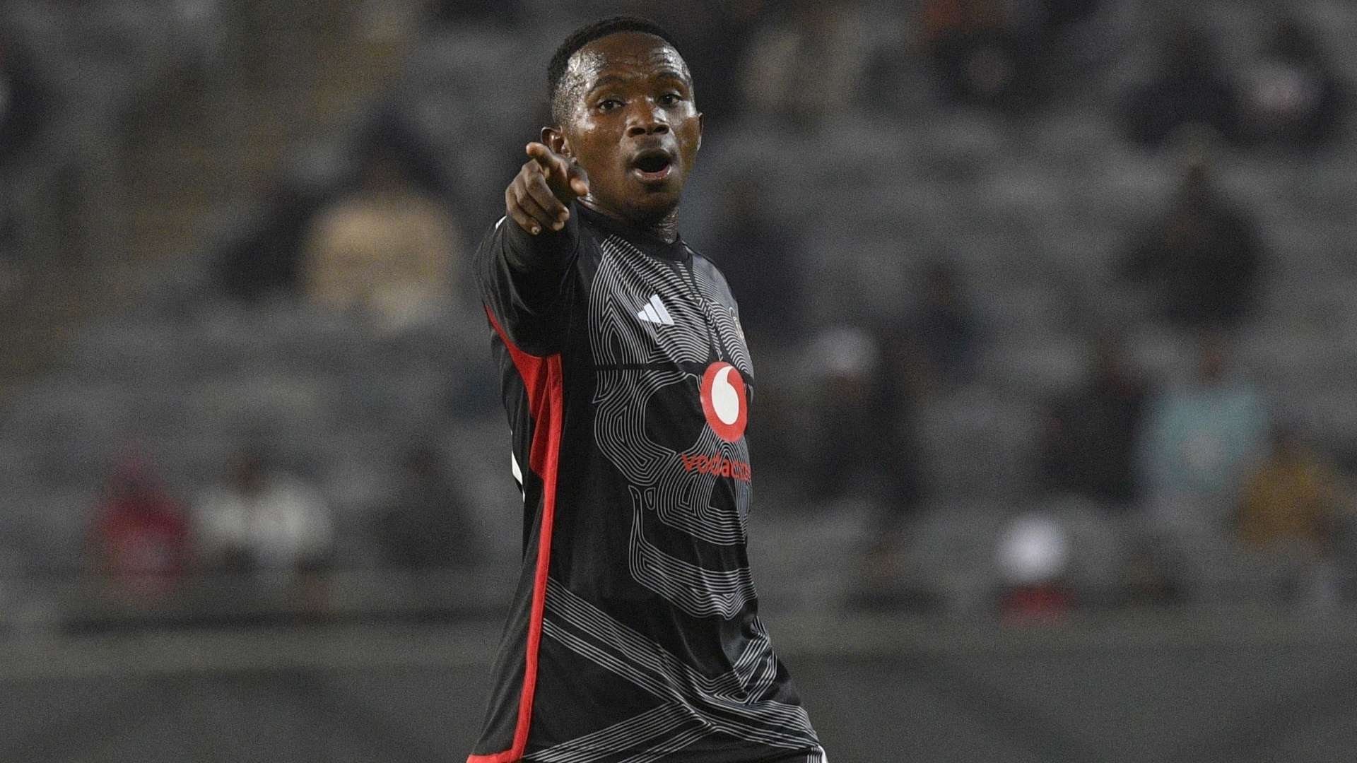 Ndabayithethwa Ndlondlo, Orlando Pirates