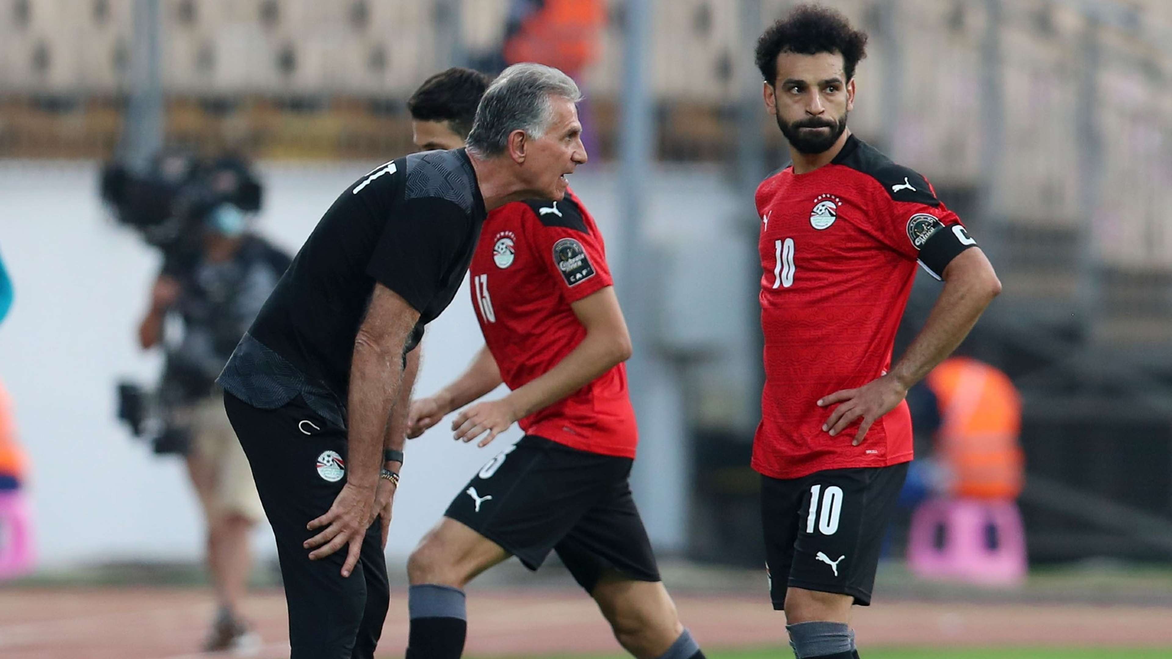 Carlos Queiroz, coach of Egypt talking to Mohamed Salah of Egypt.