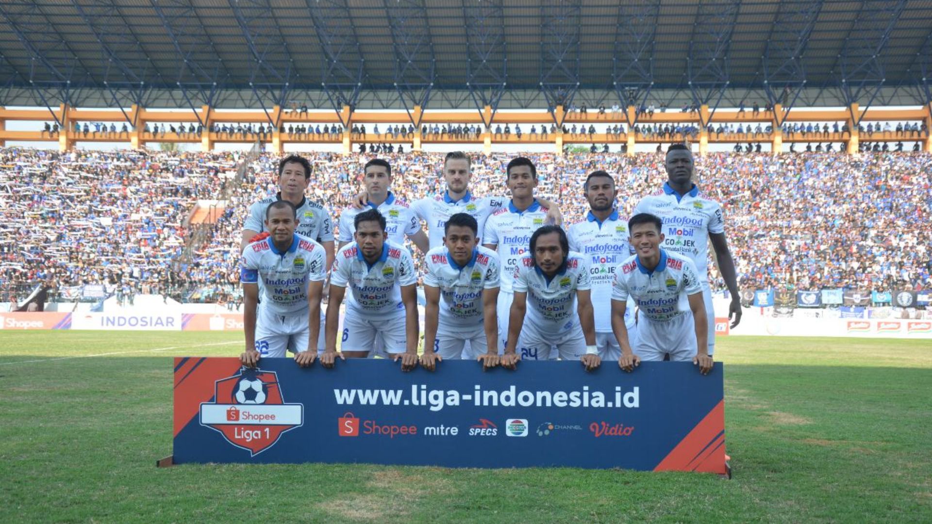 Persib Bandung (Vs. PSIS Semarang)