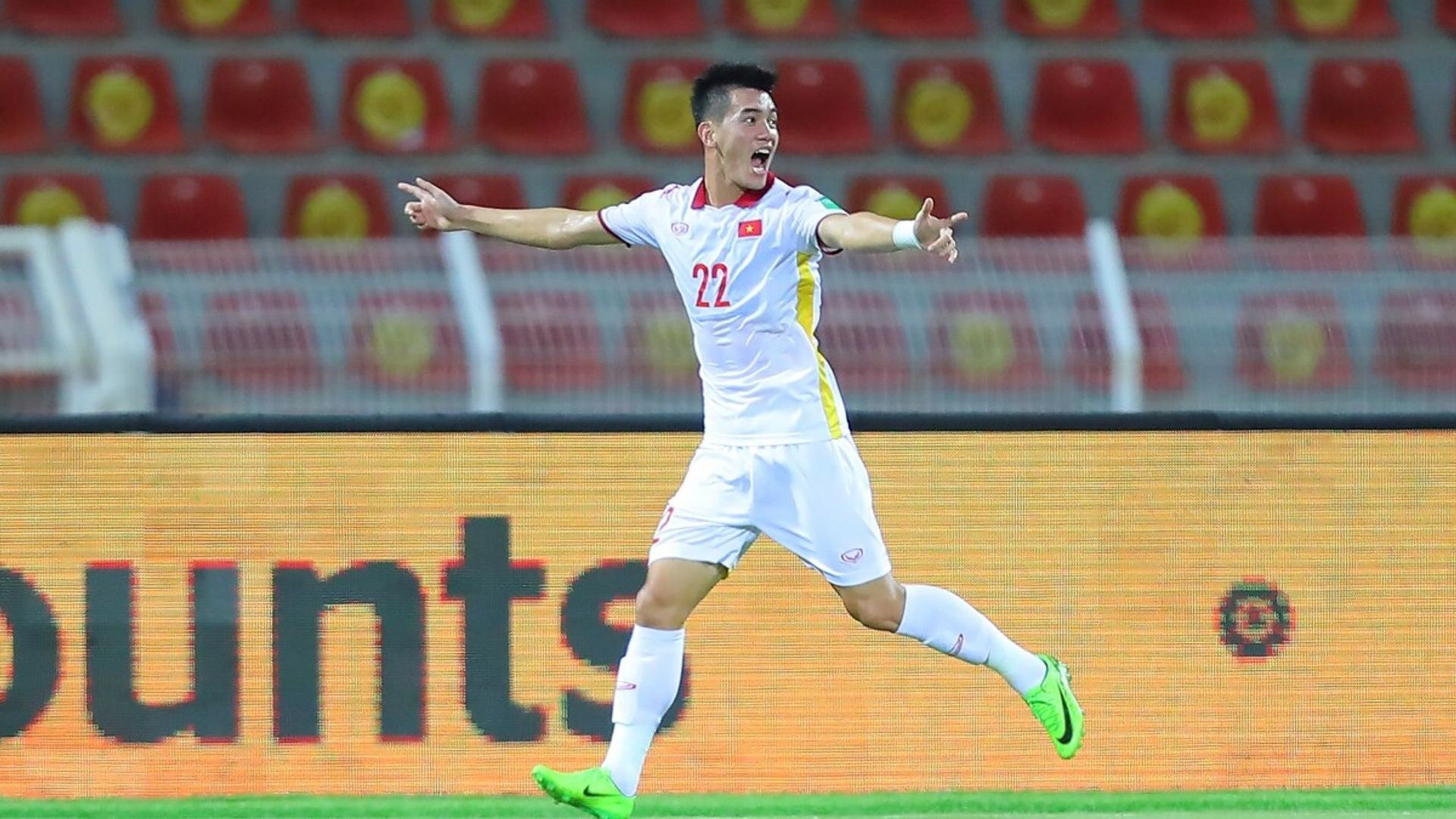 Nguyen Tien Linh Vietnam Oman World Cup 2022 Qualification