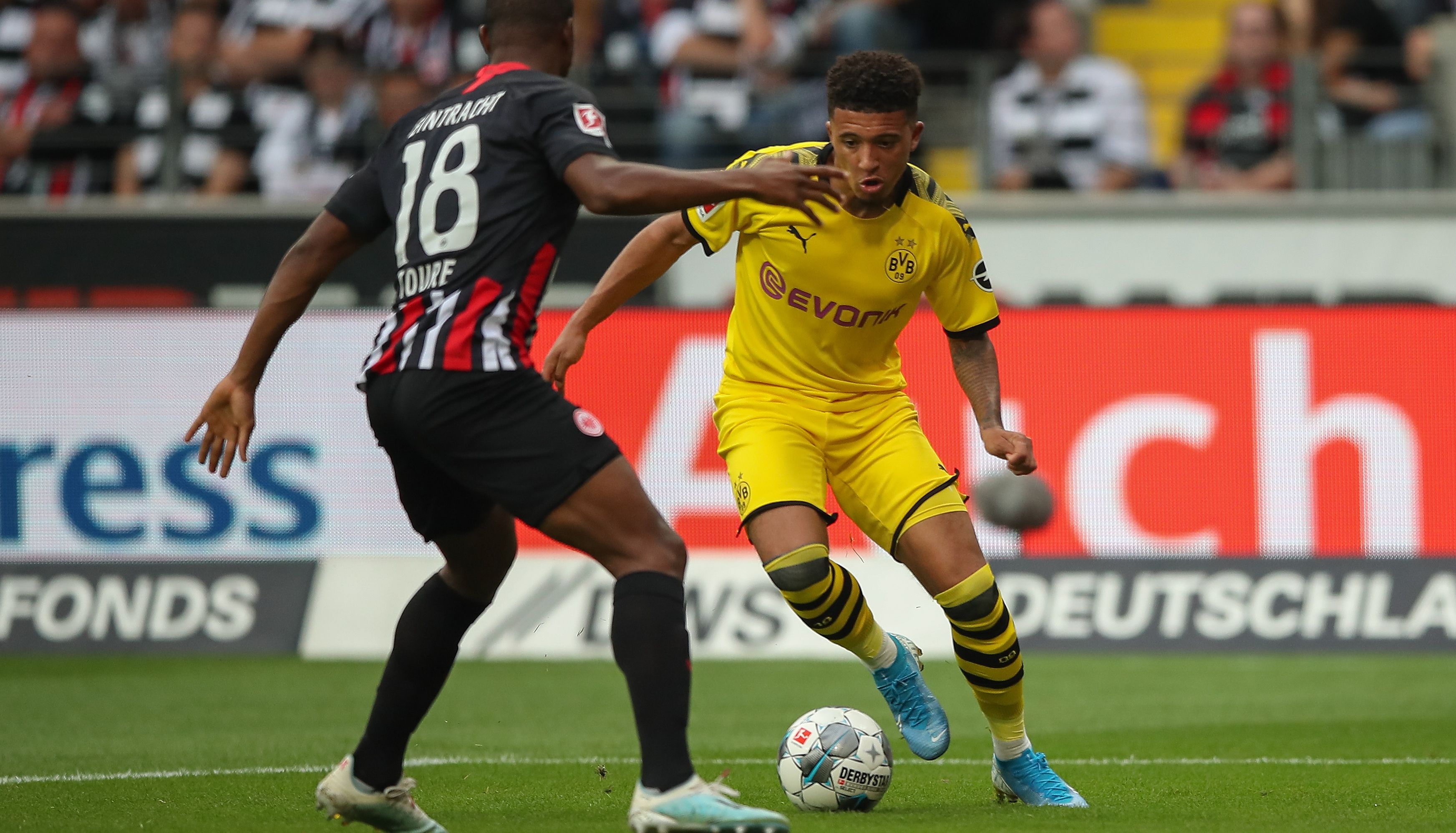 jadon sancho bvb toure eintracht frankfurt bvb borussia dortmund 2019 22092019