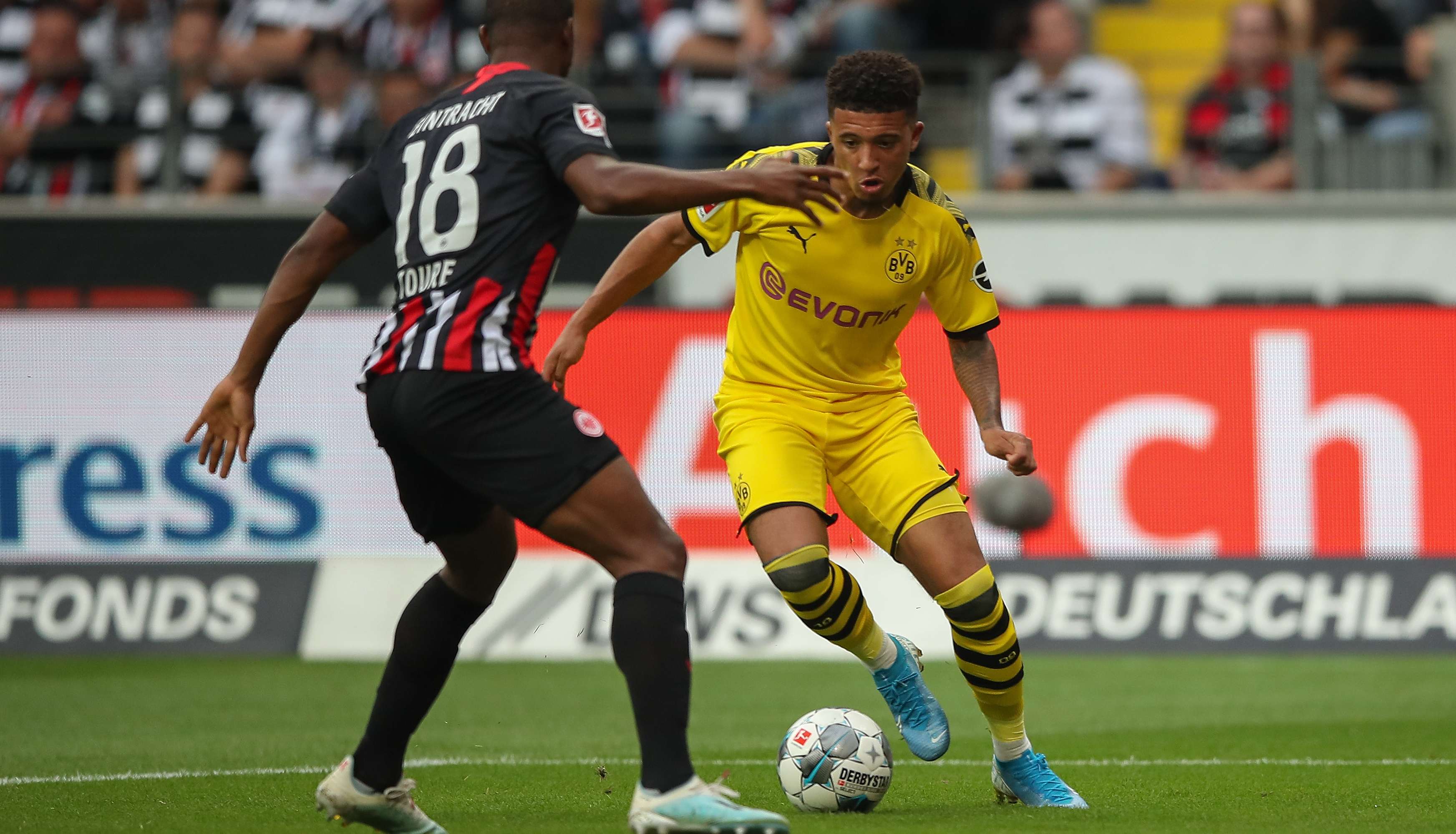 jadon sancho bvb toure eintracht frankfurt bvb borussia dortmund 2019 22092019