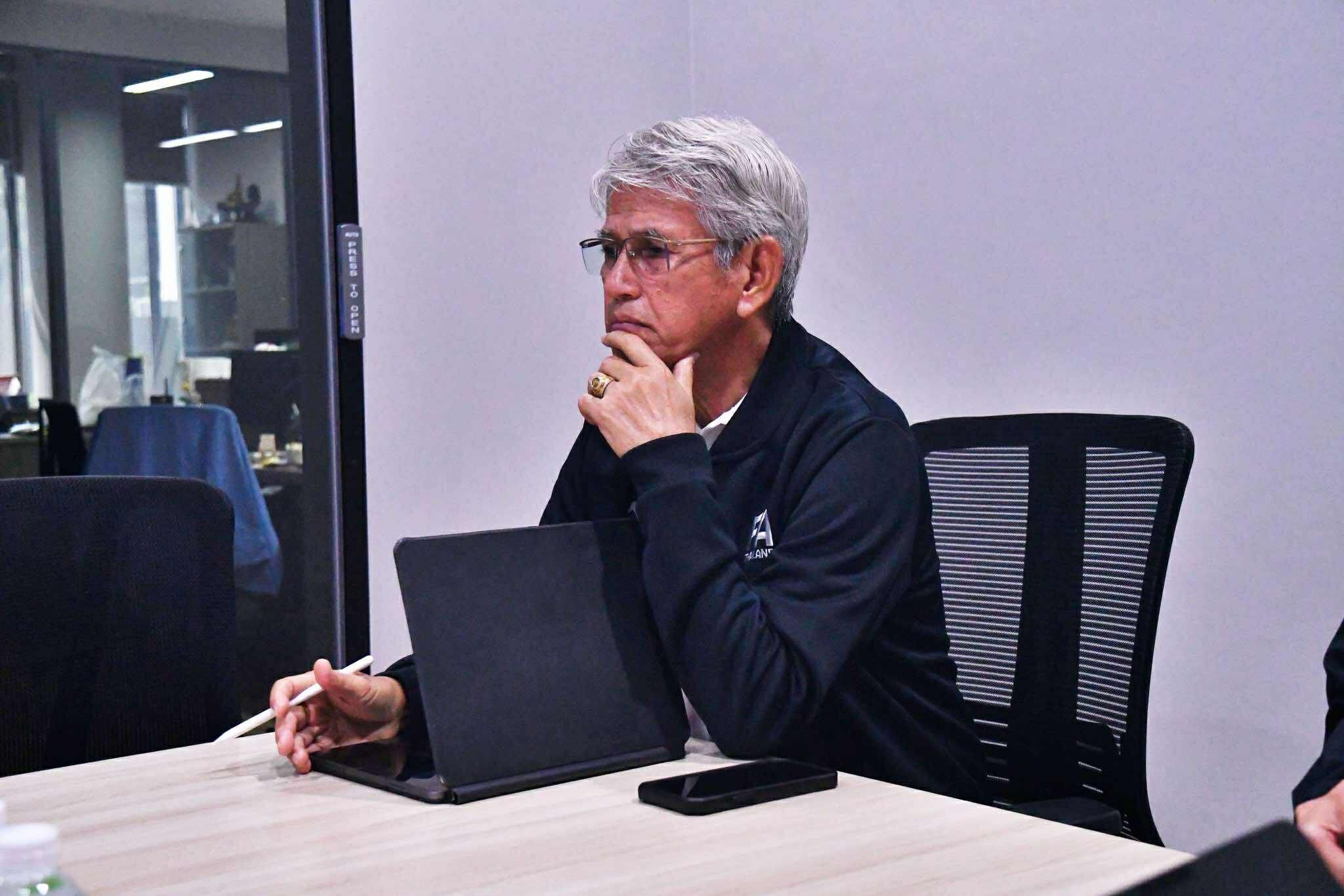 ดร.ชาญวิทย์ ผลชีวิน