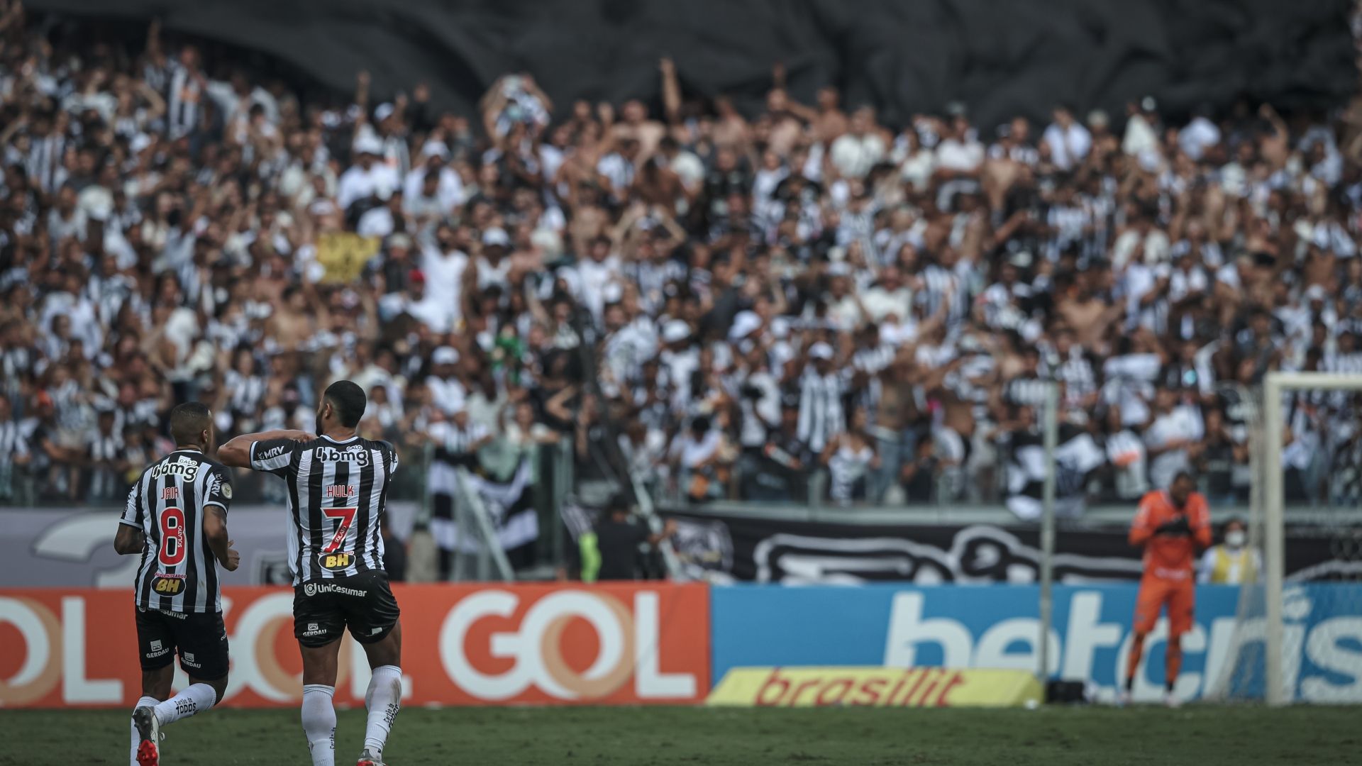 Hulk comemora com a torcida, Atlético-MG x Fluminense, Brasileirão, 28112021