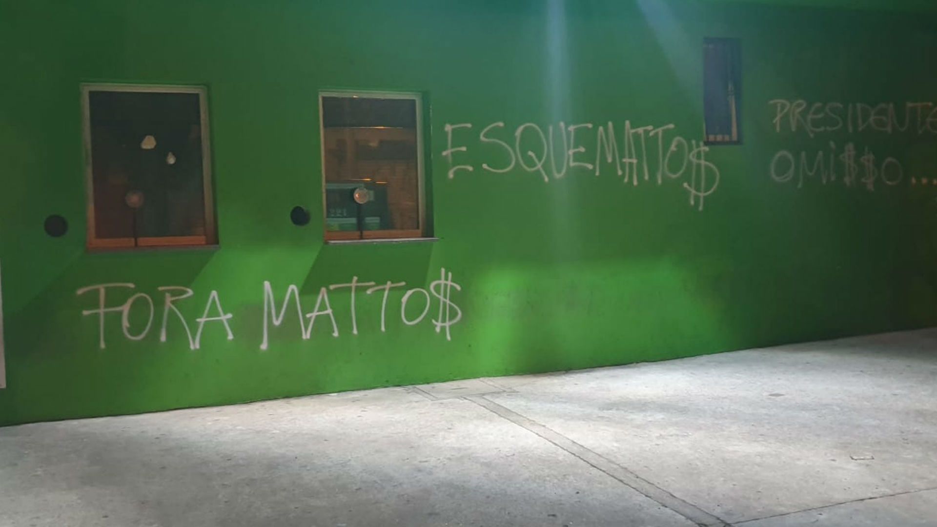 Pichação muro Palmeiras Galiotte Mattos 26 10 2019