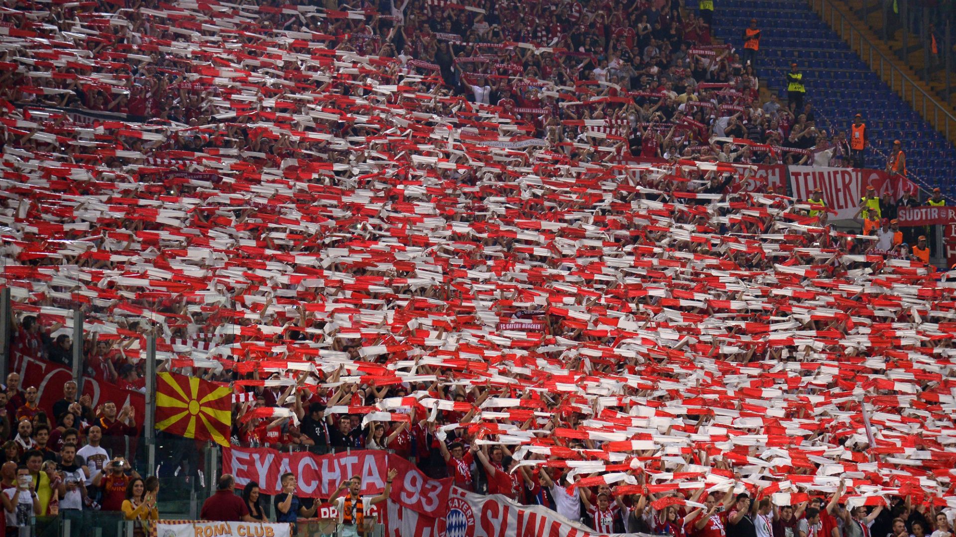 Bayern fans Roma