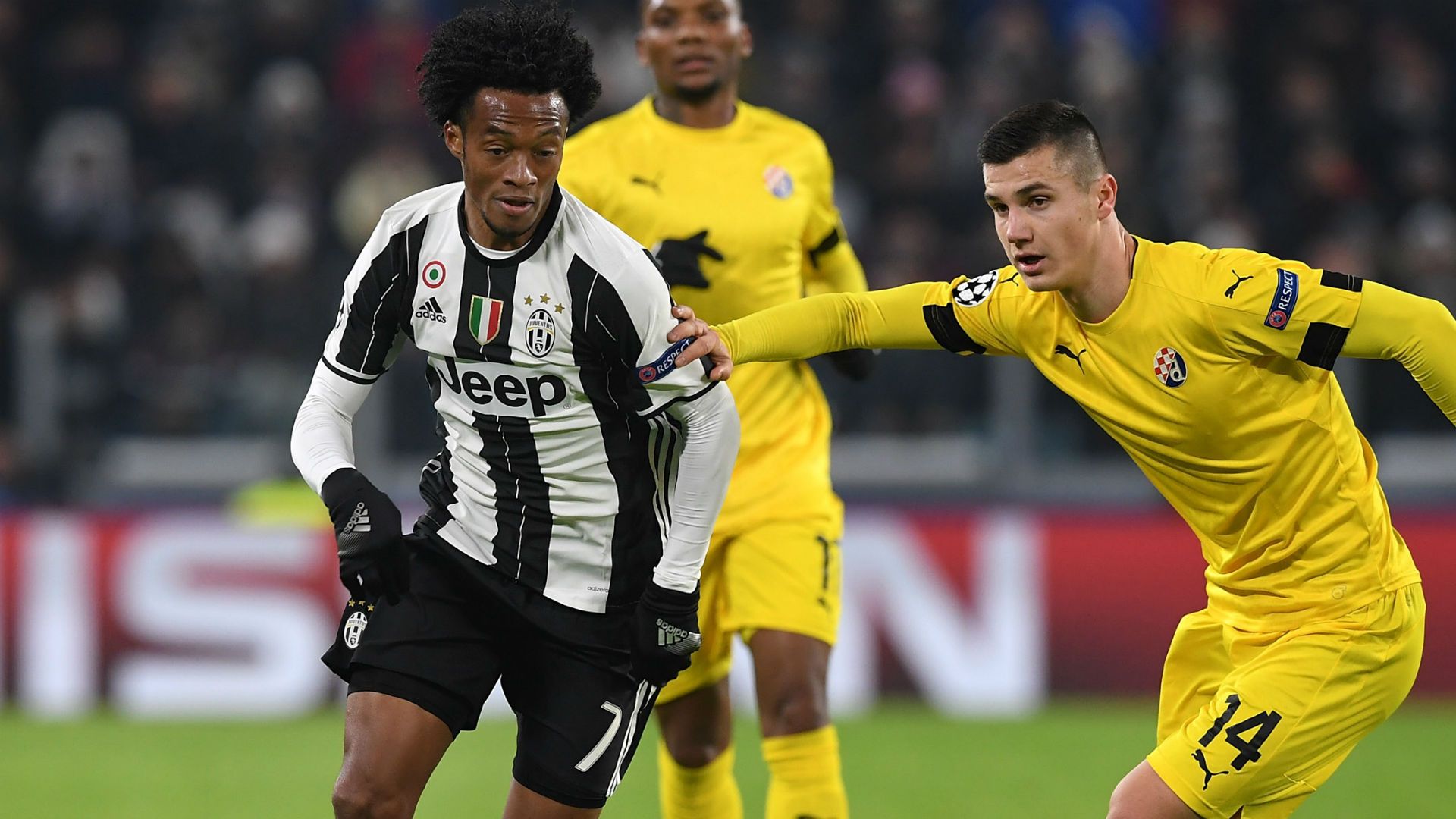 Juan Cuadrado Juventus vs Dinamo Champions League 07122016