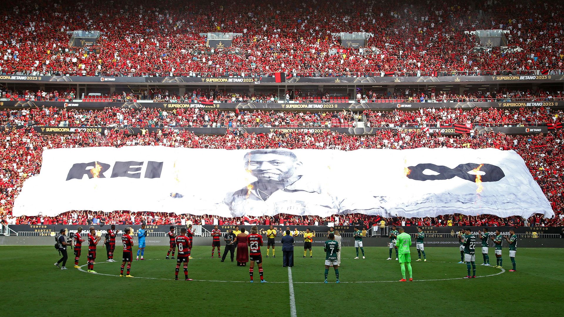 Homenagem a Pelé em Palmeiras x Flamengo pela Supercopa do Brasil no Mané Garrincha