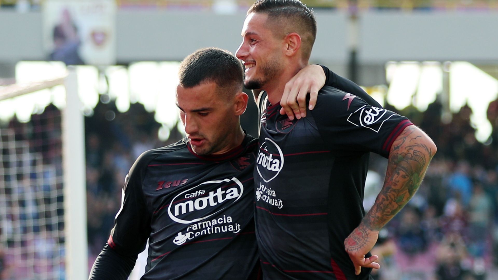Mazzocchi celebrating Salernitana Spezia Serie A