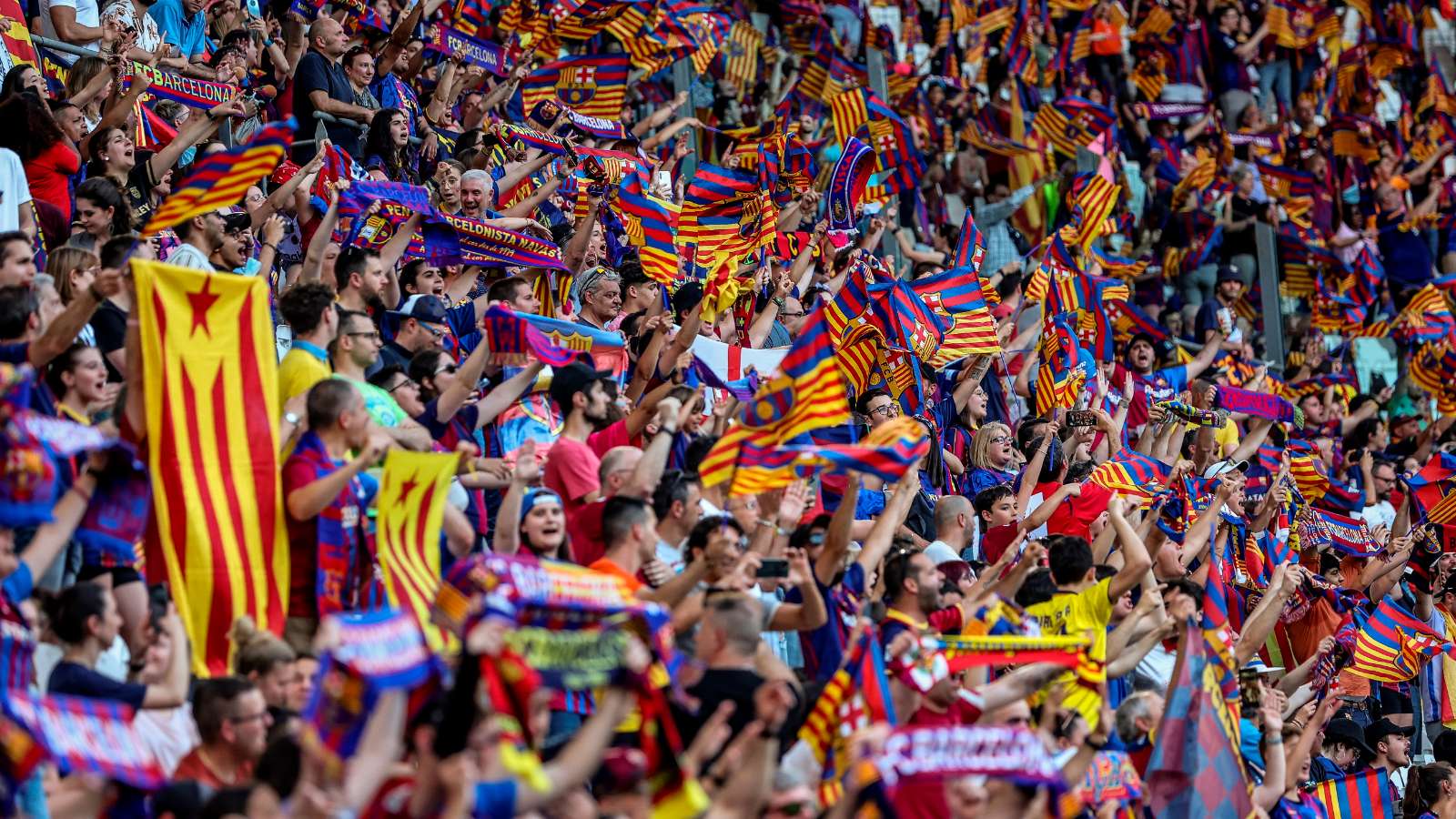 Barcelona fans aficion crowd socios