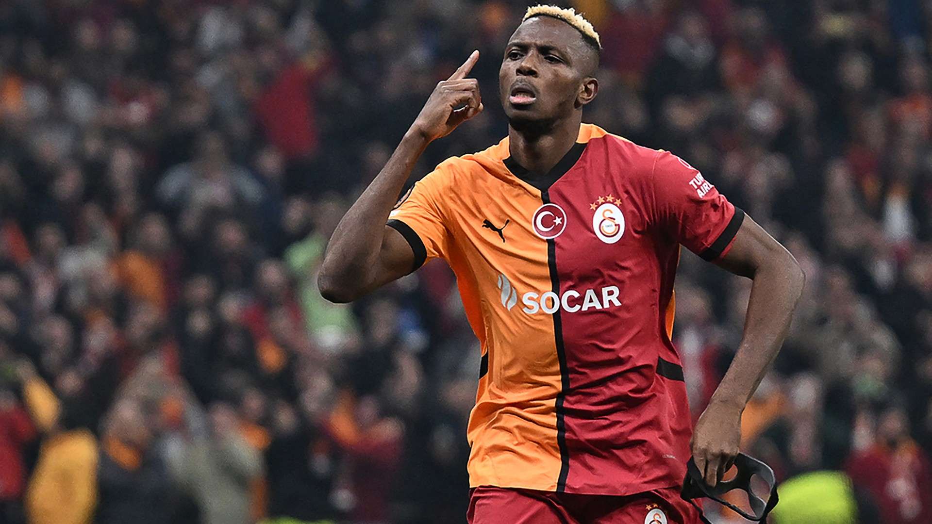 Galatasaray's Nigerian forward #45 Victor Osimhen celebrates