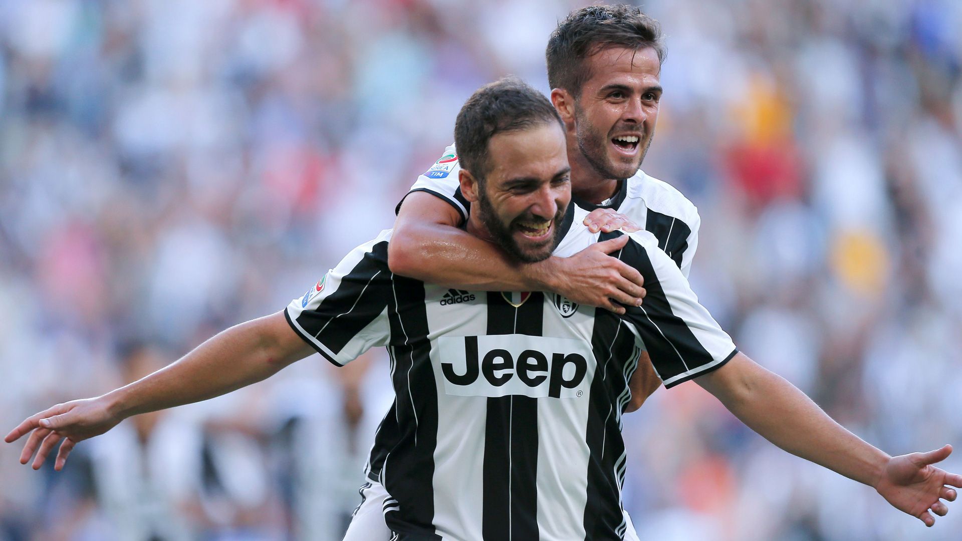 Higuain Pjanic Juventus 10092016