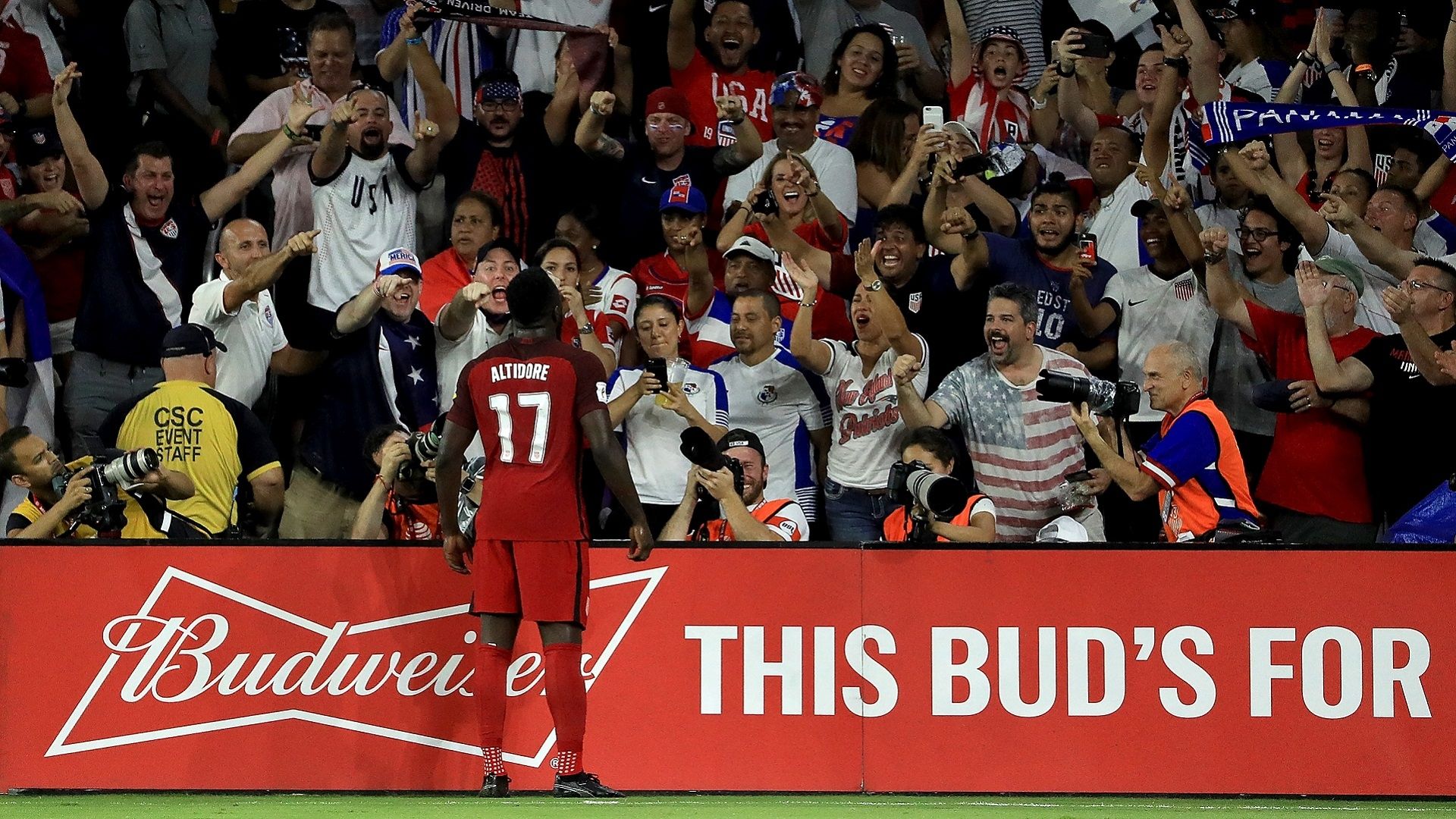 2017-10-12 USA Altidore