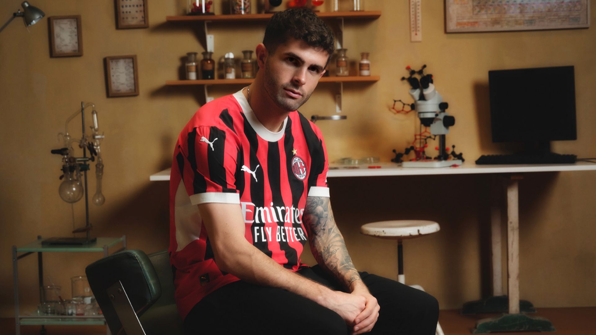 Christian Pulisic AC Milan kit 2024-25