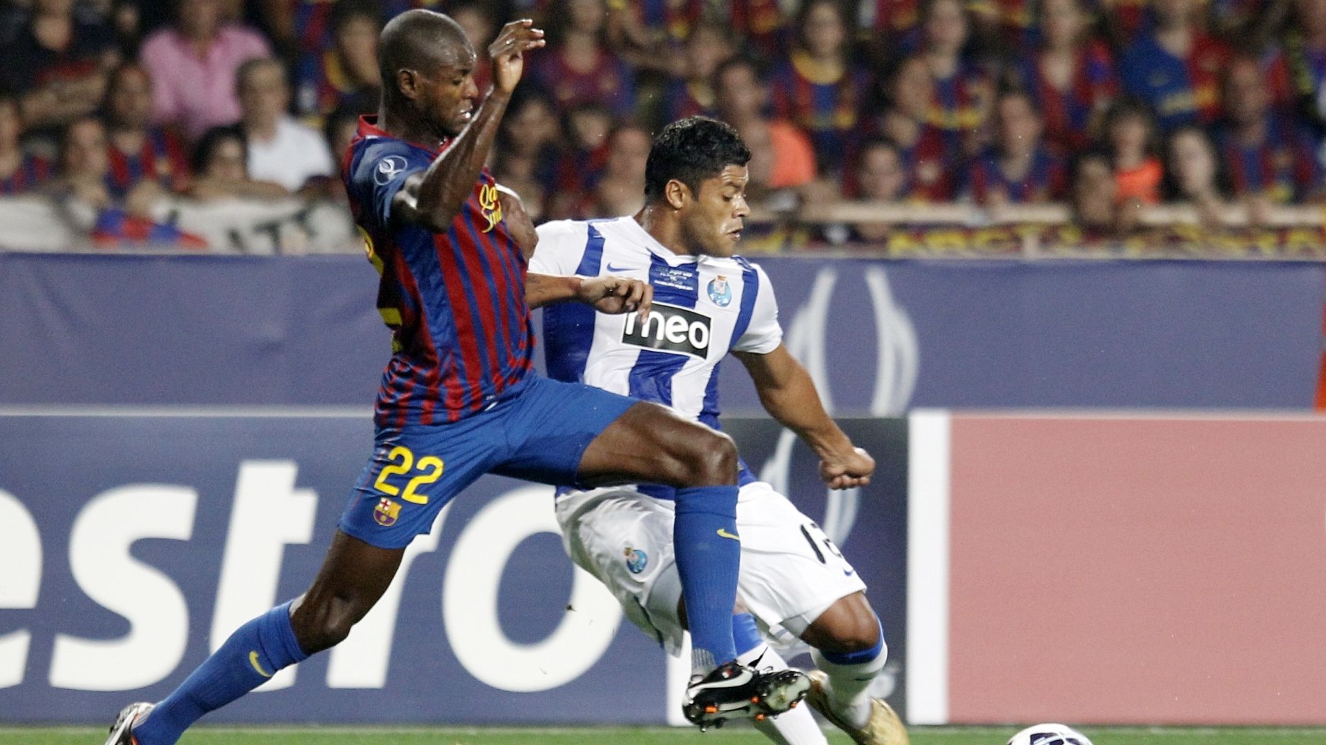 ERIC ABIDAL VÍCTOR VALDES BARCELONA PORTO SUPERCOPA EUROPA 2011