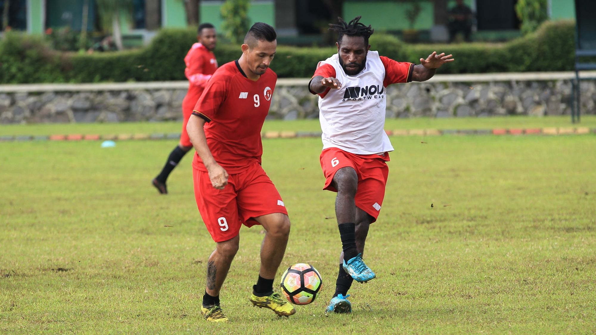 Sílvio Escobar - Latihan Perseru Serui