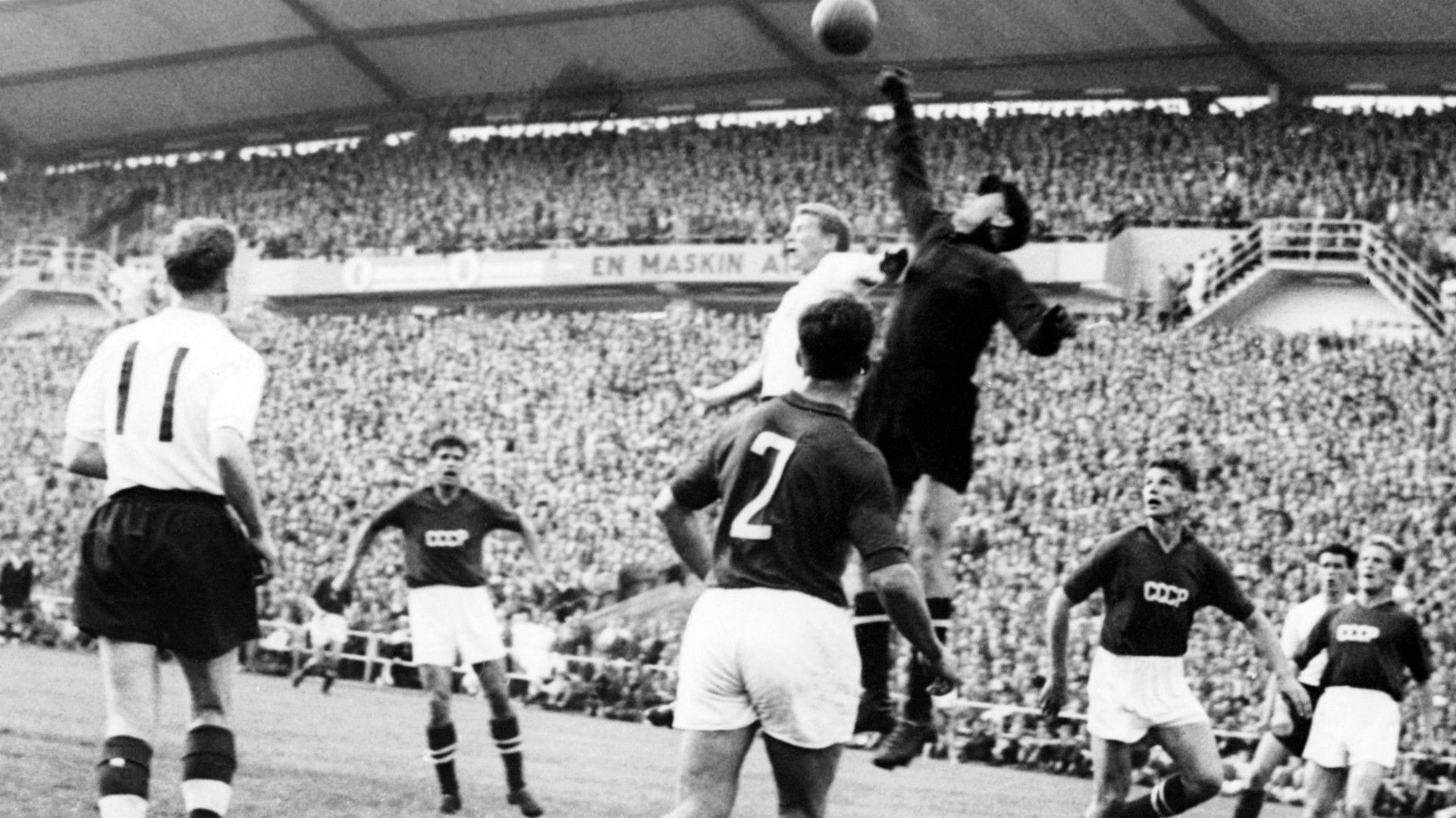 Lev Yashin Cruyff's Best XI