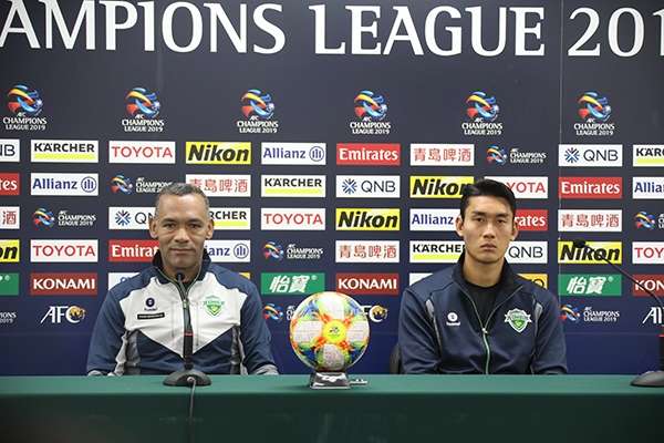 모라이스 감독 이용