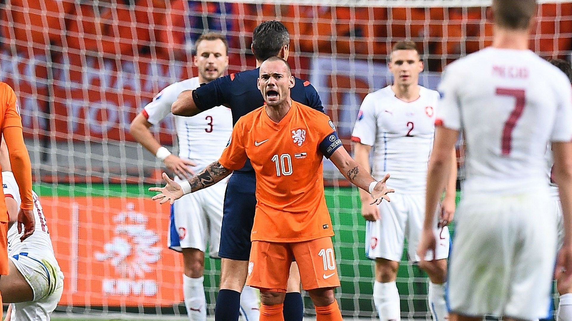 Wesley Sneijder Netherlands 131015