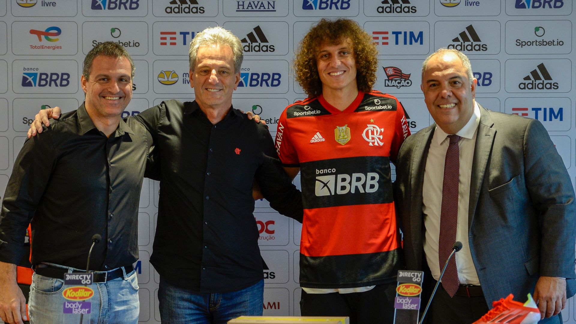 David Luiz apresentado no Flamengo comBruno Spindel, Rodolfo Landim e Marcos Braz, 13092021