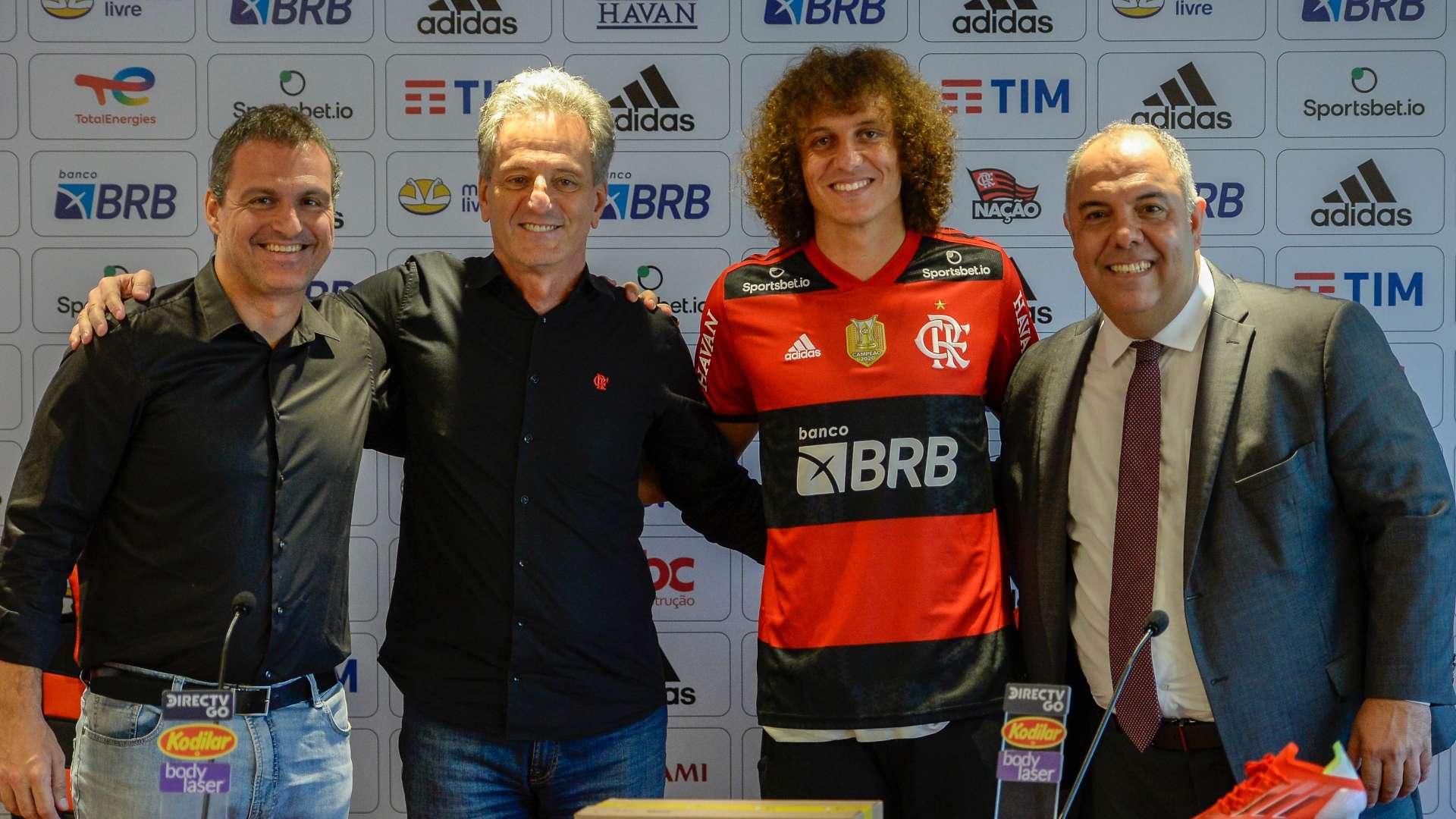 David Luiz apresentado no Flamengo comBruno Spindel, Rodolfo Landim e Marcos Braz, 13092021