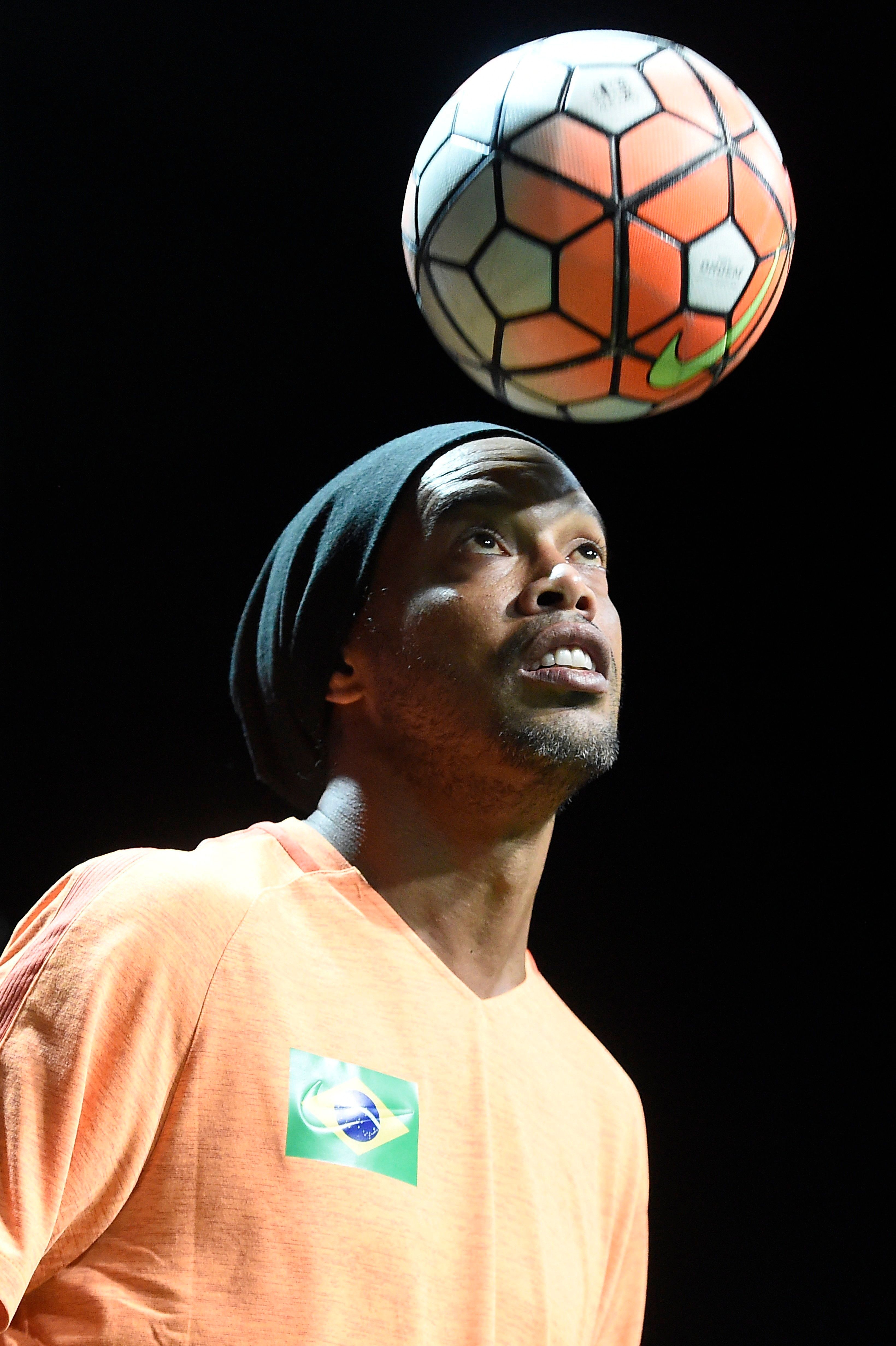 Ronaldinho playing teqball in Budapest