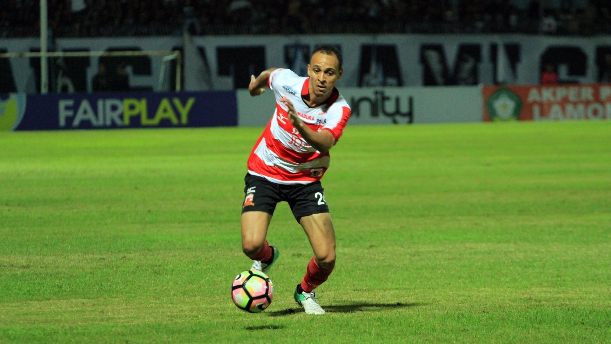 Peter Odemwingie - Madura United