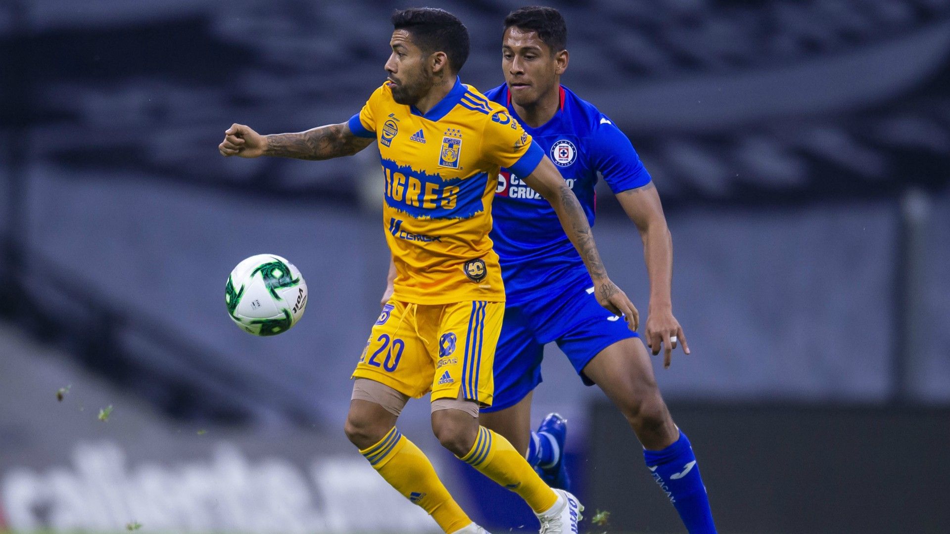 Cruz Azul Tigres Luis Romo Javier Aquino